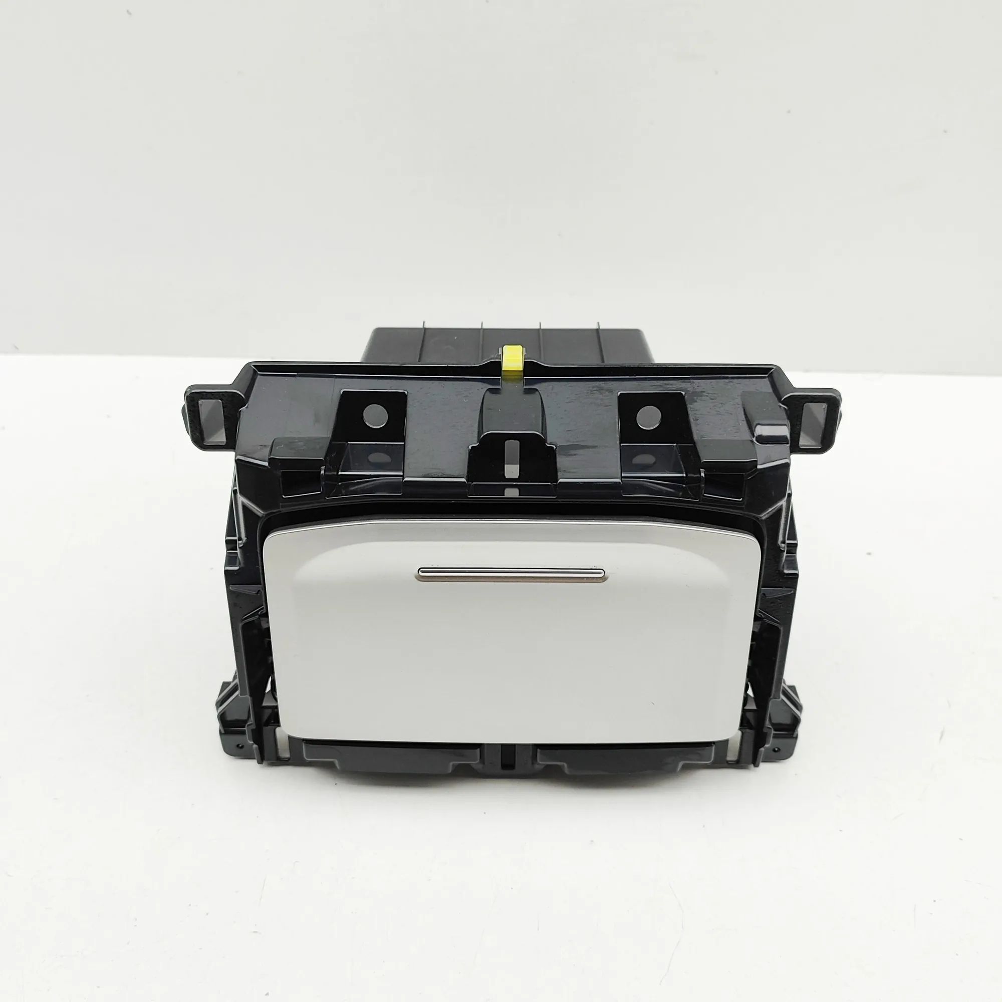 Toyota Land Cruiser 150 Glove Compartment Glove compartment — TOYOTA LAND CRUISER (_J15_)...