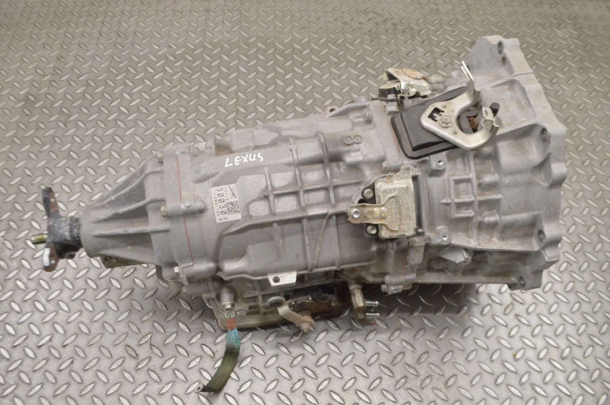 Lexus RC Gearbox Gearbox — LEXUS RC (_C1_) (2014-...) — 17F8W017...