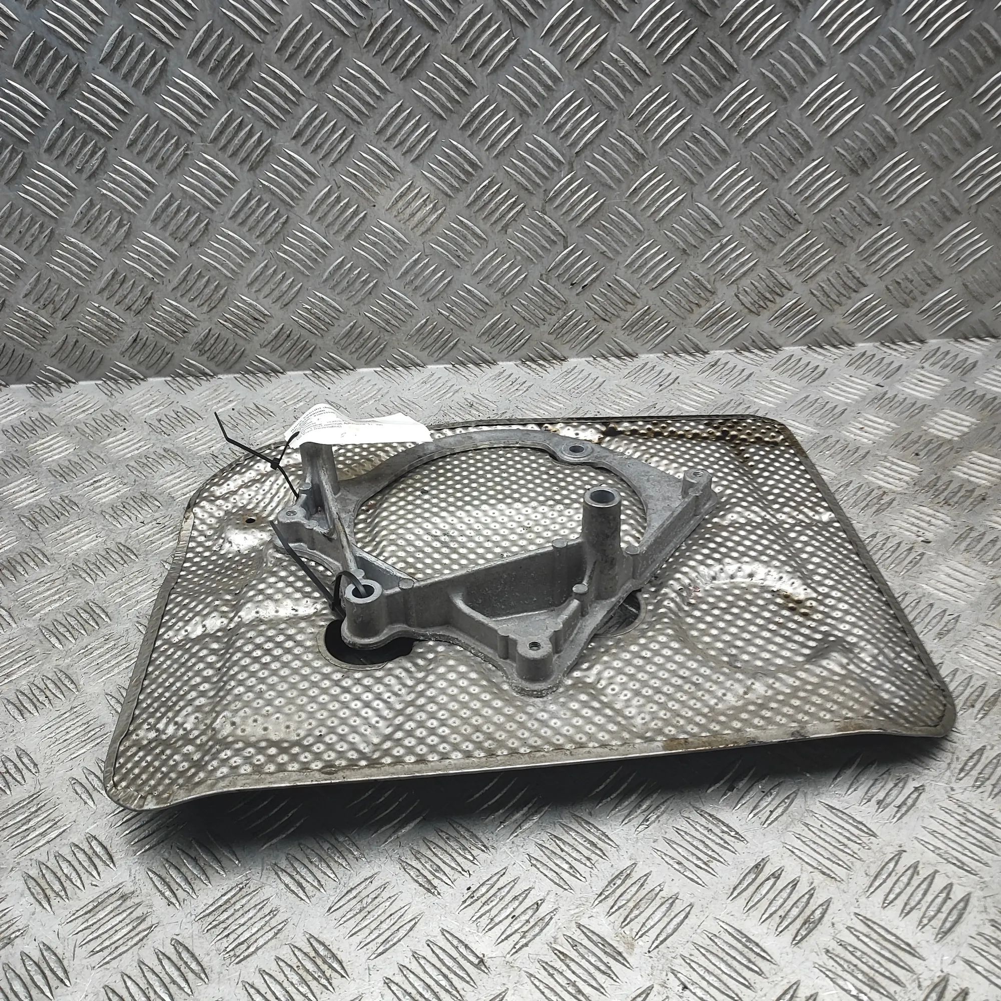 Porsche 911 (992) Heat shield Heat shield — PORSCHE 911 (992) (2019-...) — 99...
