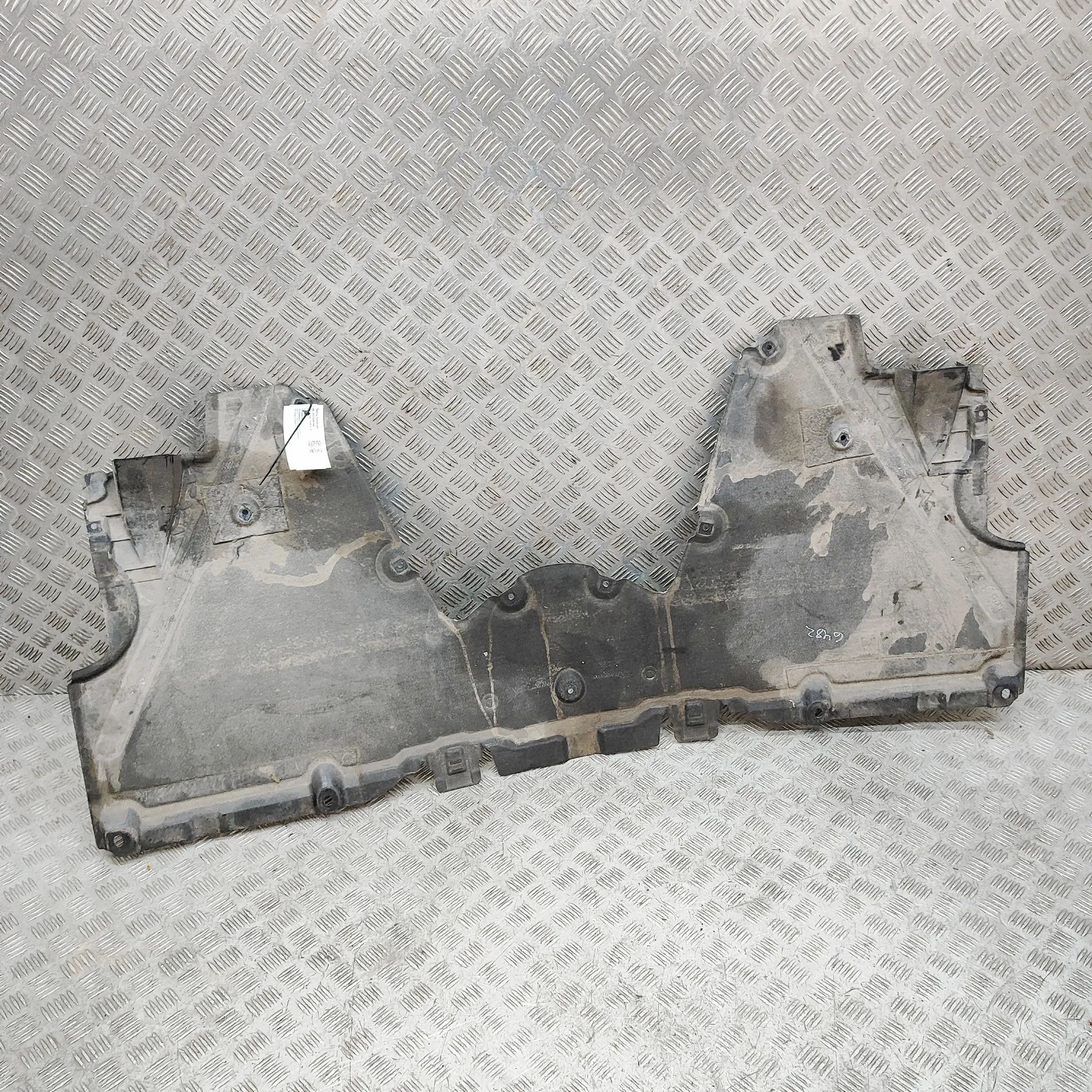 Porsche 911 (992) Moottori muovikansi Engine cover — PORSCHE 911 (992) (2019-...) — 9...