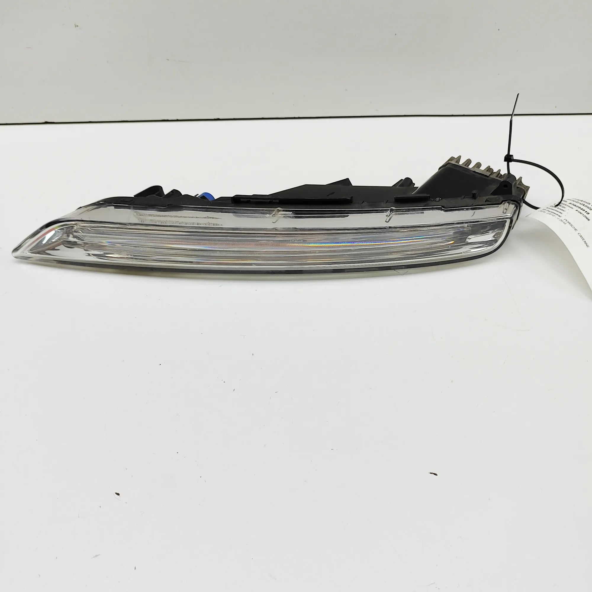 Porsche Cayenne Front Right Fog Light Front Right Fog Light — PORSCHE CAYENNE (92A) (...