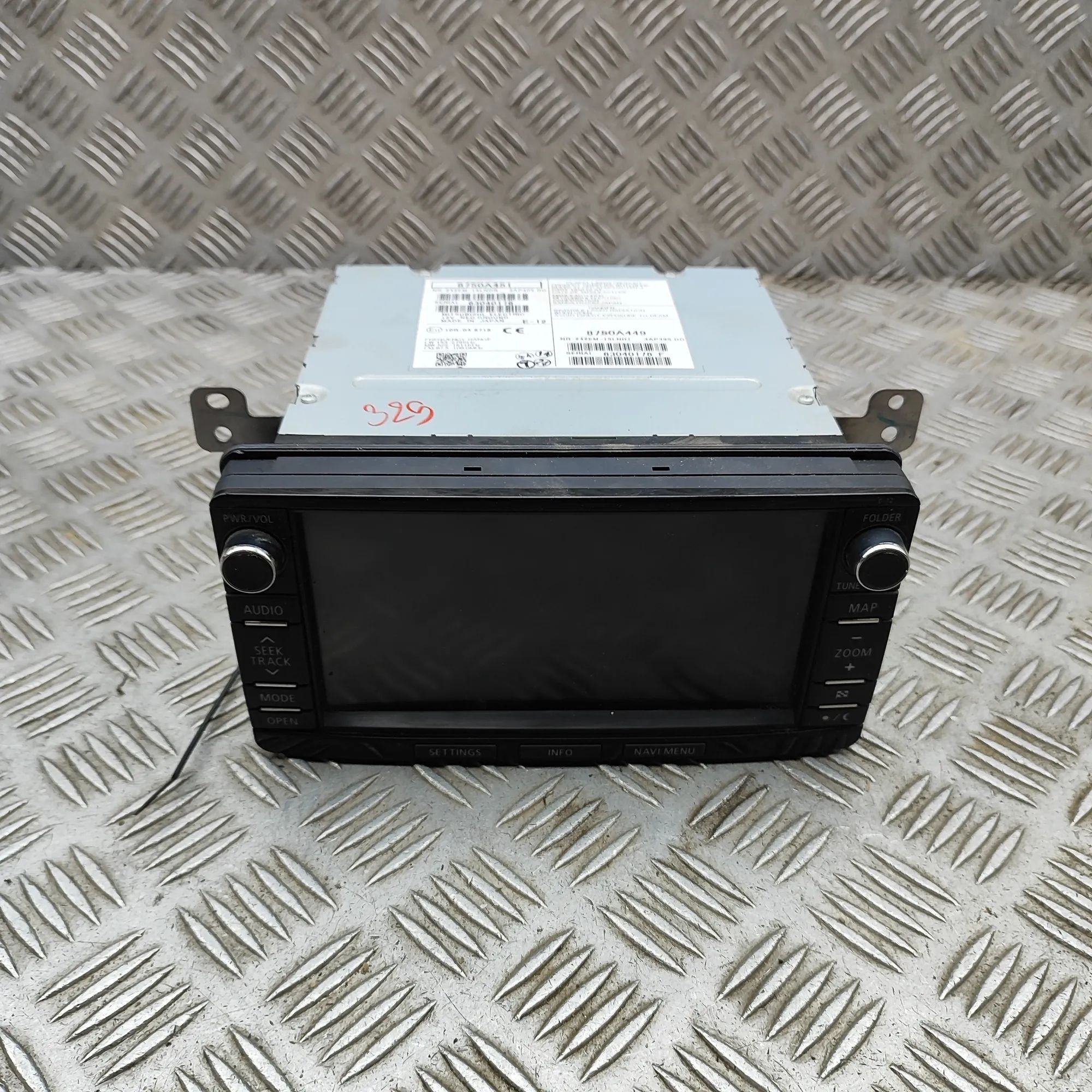 Mitsubishi L200 Radio / CD / navigation head unit Radio / CD / navigation head unit — MITSUBISHI ...