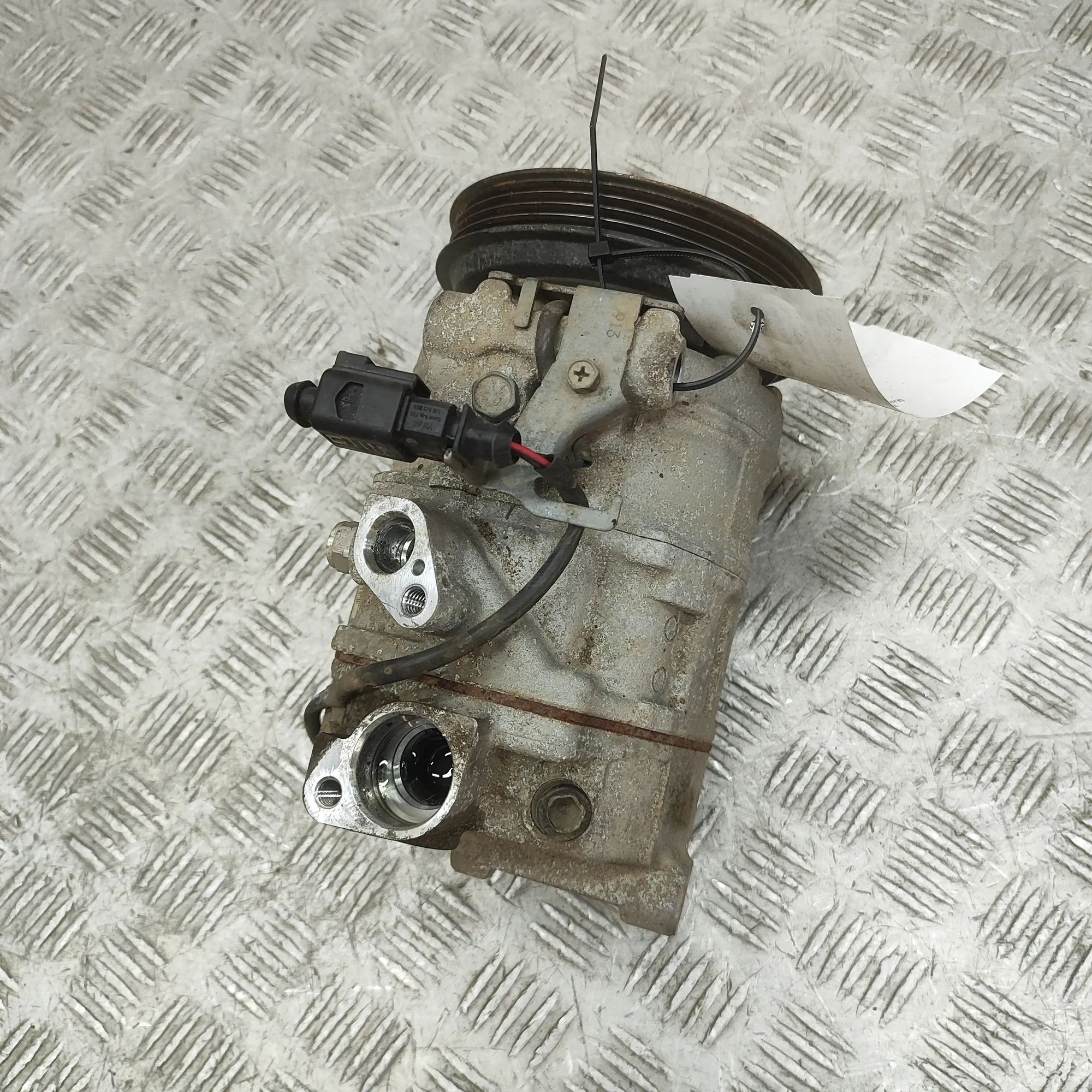 Porsche Cayenne Air-conditioning compressor Air-conditioning compressor — PORSCHE CAYENNE (...
