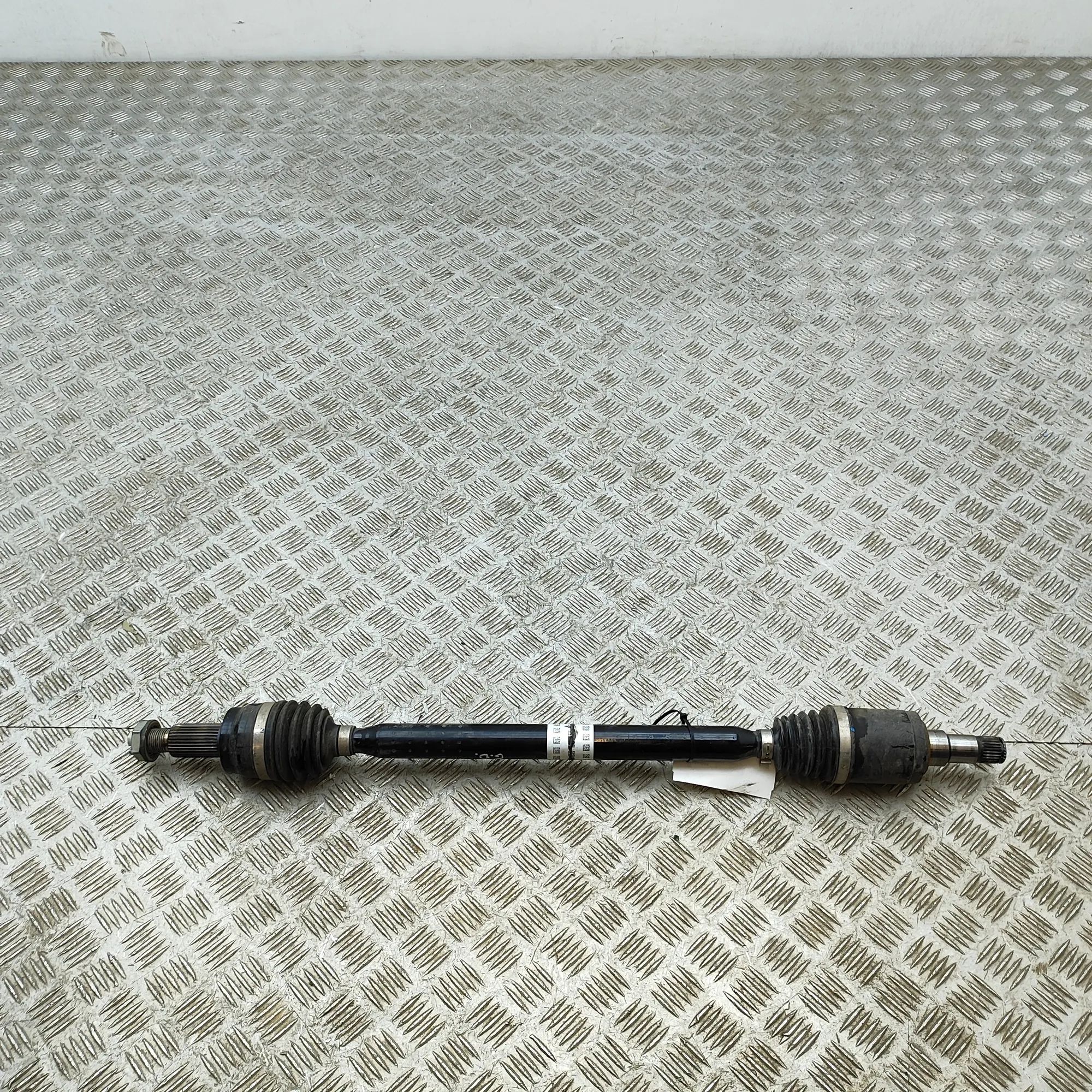 Land Rover Range Rover Evoque Rear Right Driveshaft Rear Right Driveshaft — LAND ROVER RANGE ROVER ...