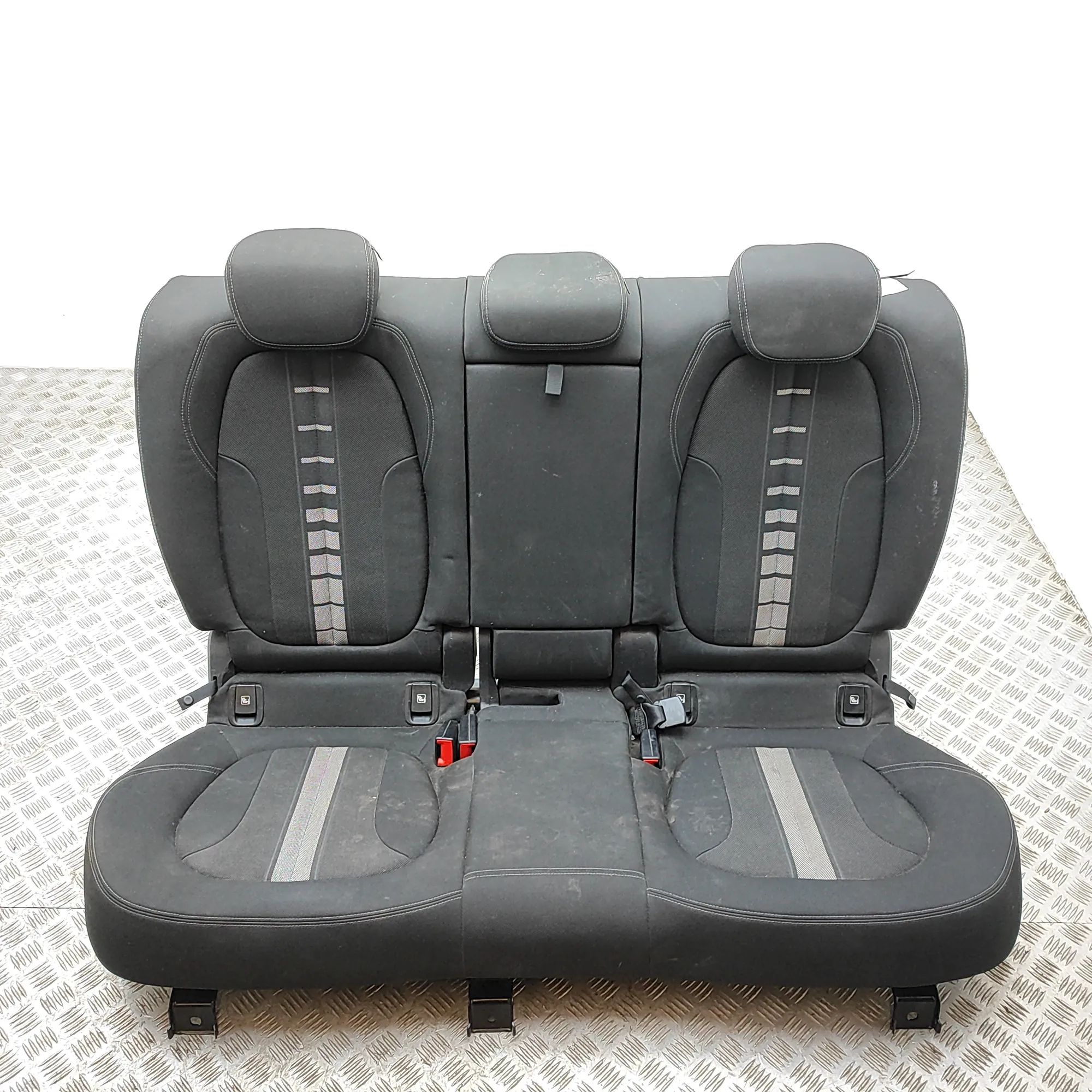 BMW X2 (F39) Rear seat Rear seat — BMW X2 (F39) (2018-...) — 7436981

...