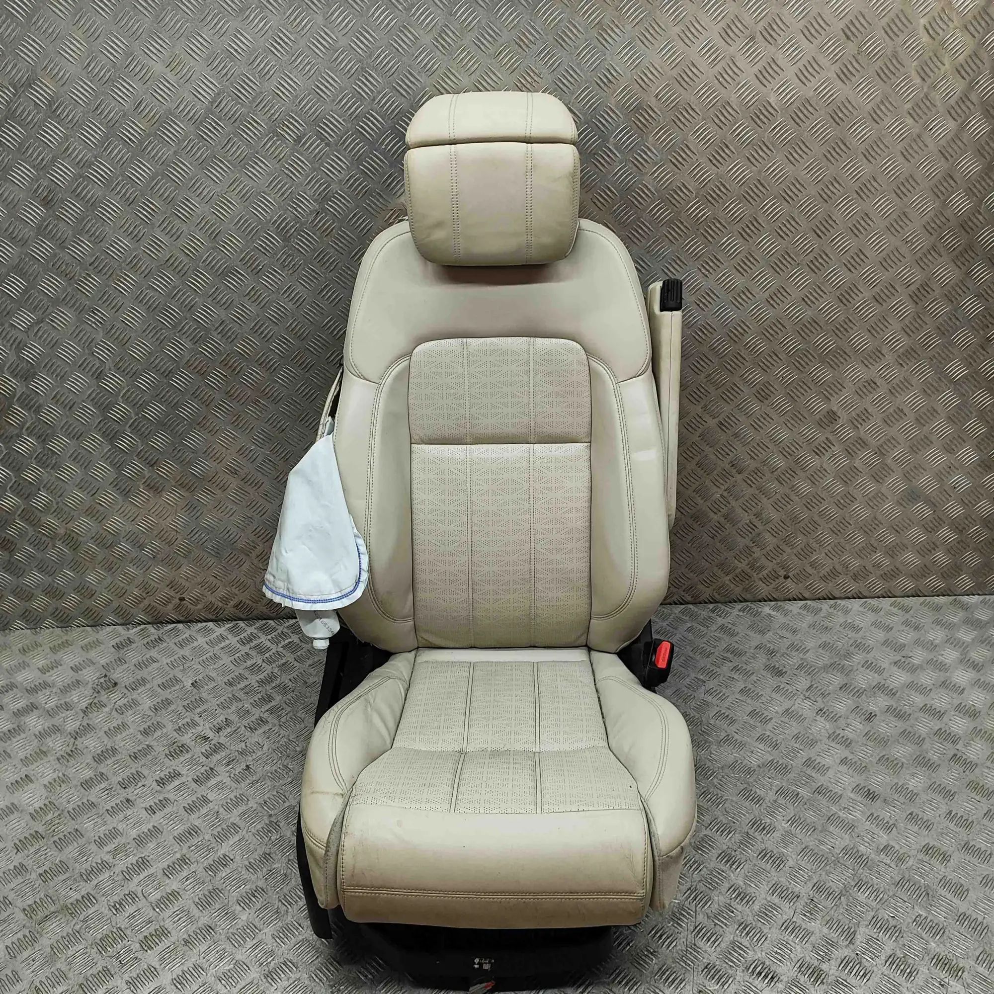 Land Rover Range Rover Sport (L494) Front Right Seat Front right seat — LAND ROVER RANGE ROVER SPORT...