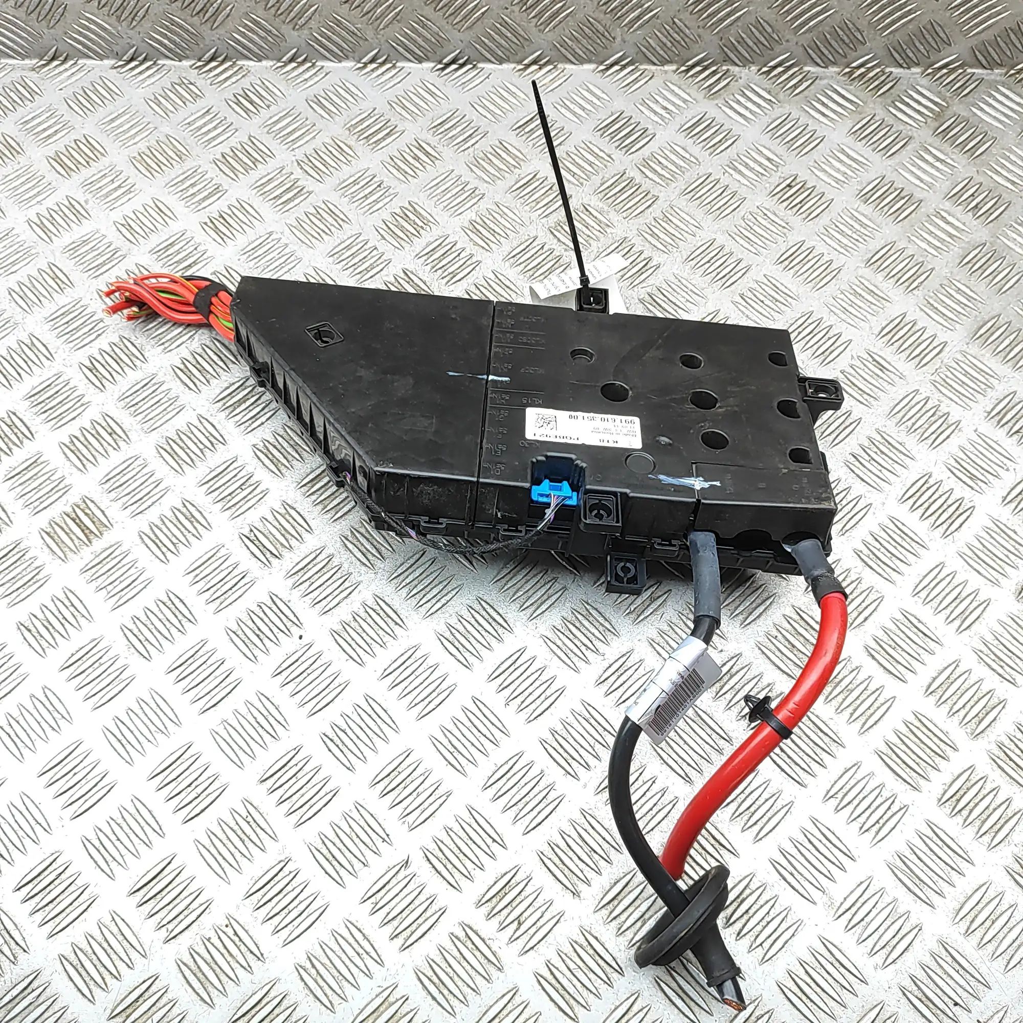 Porsche 911 (991) Power Distribution Unit Power distribution unit — PORSCHE 911 (991) (20...