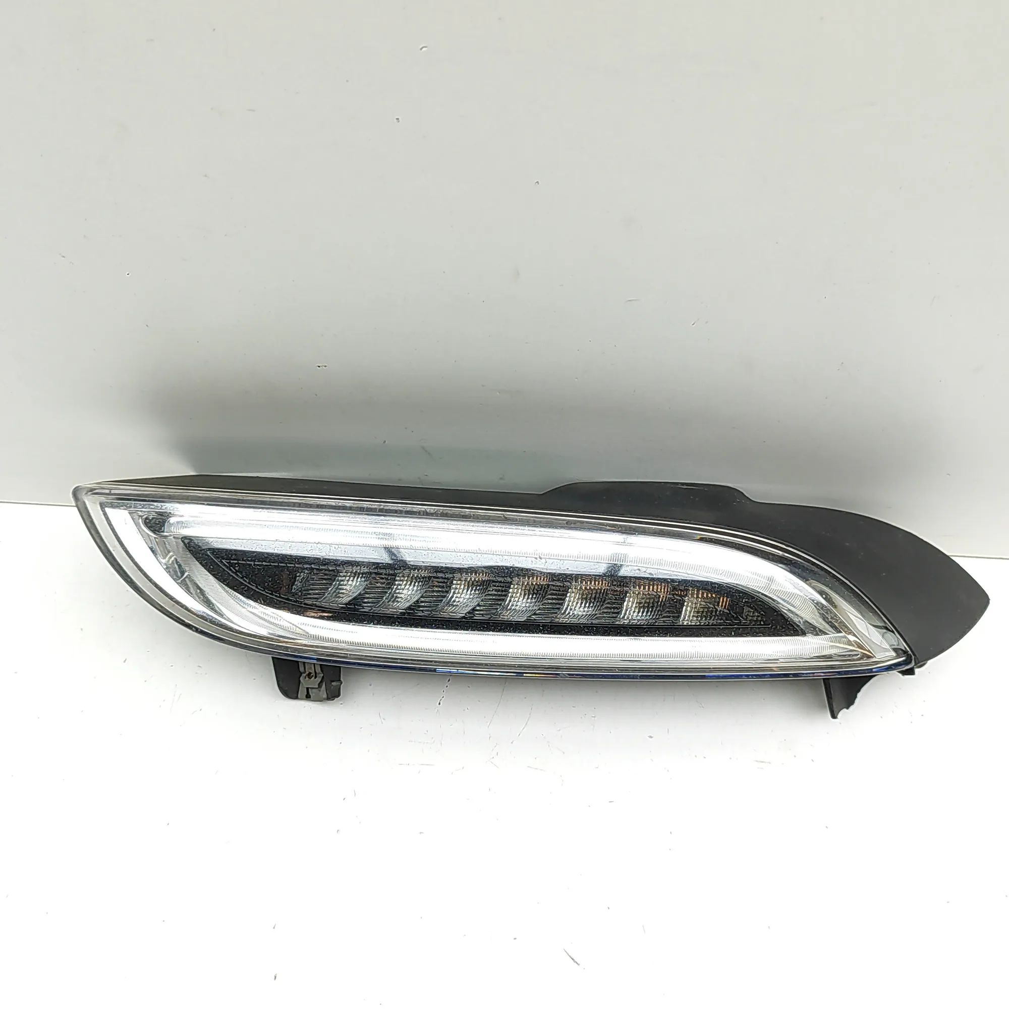 Porsche 911 (991) Front Right Additional Light Front Right Additional Light — PORSCHE 911 (991...