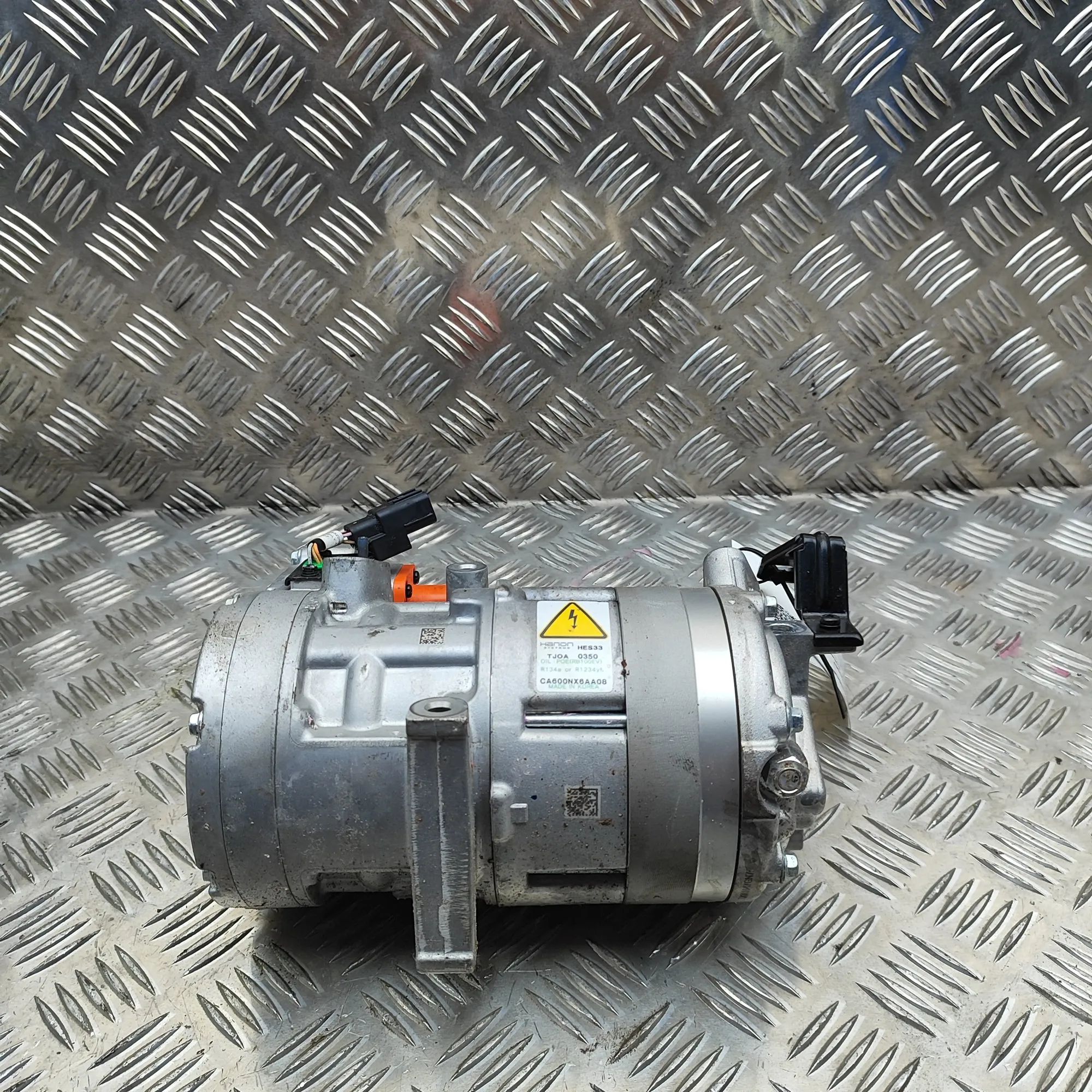 Kia Sportage Air-conditioning compressor Air-conditioning compressor — KIA SPORTAGE (V N...