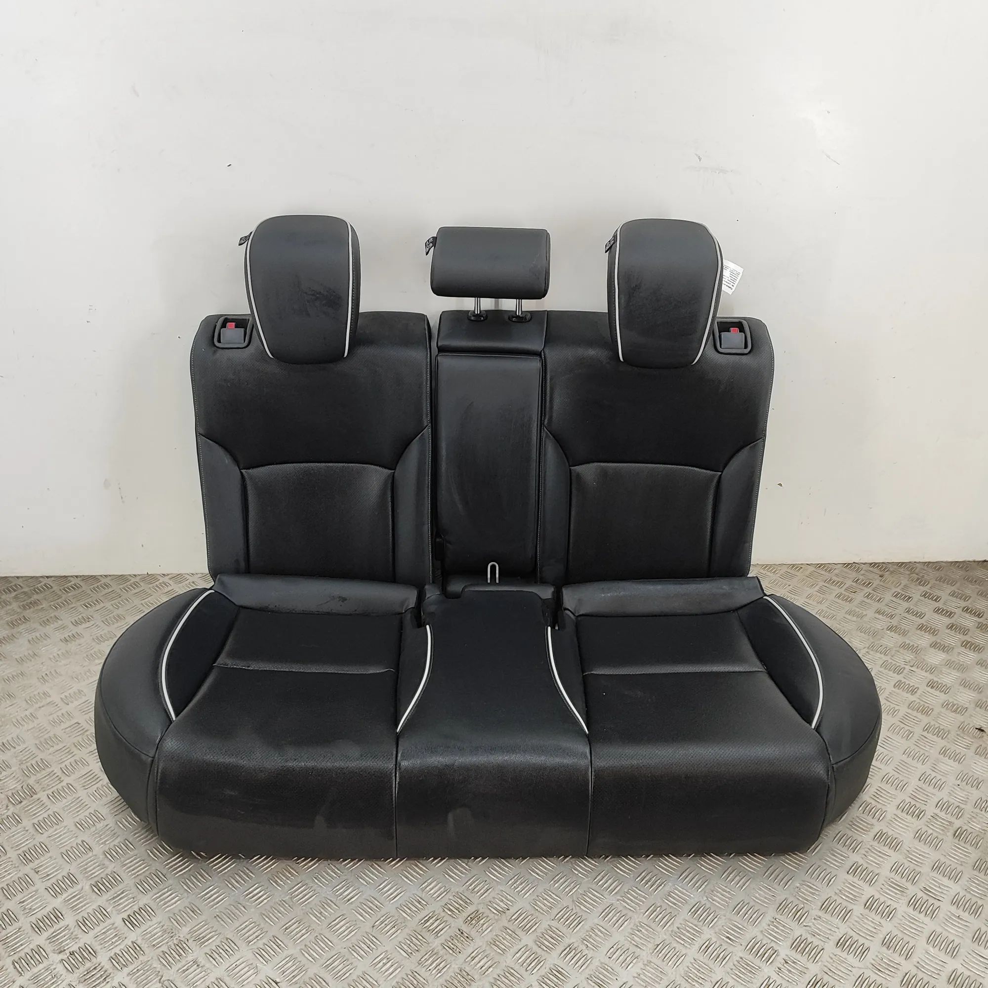 Honda HR-V / e:Ny1 Заднее сиденье Rear seat — HONDA E:NY1 (2023-...) — 82131-31A-...