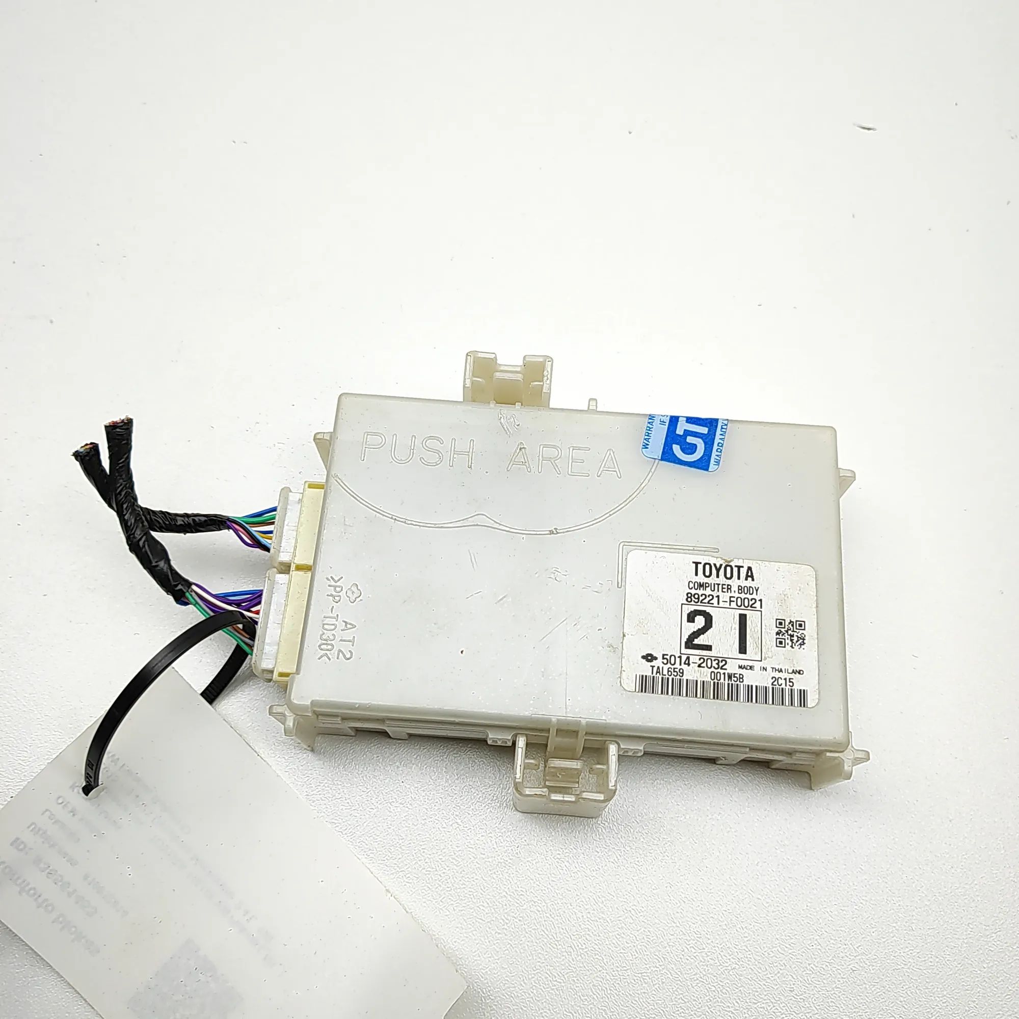 Toyota Hilux Comfort Control Unit Comfort Control Unit — TOYOTA HILUX (VIII Pick-...