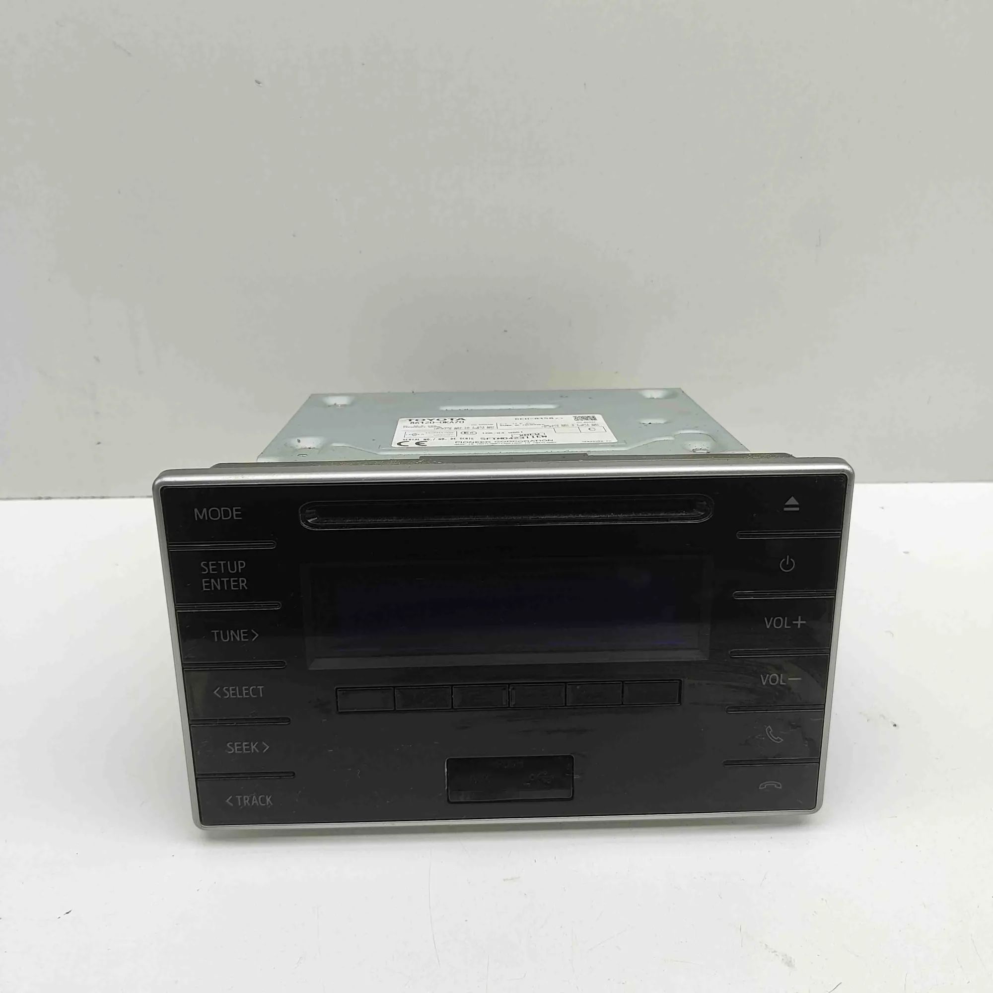 Toyota Hilux Navigation display Navigation display — TOYOTA HILUX (VIII Pick-up...