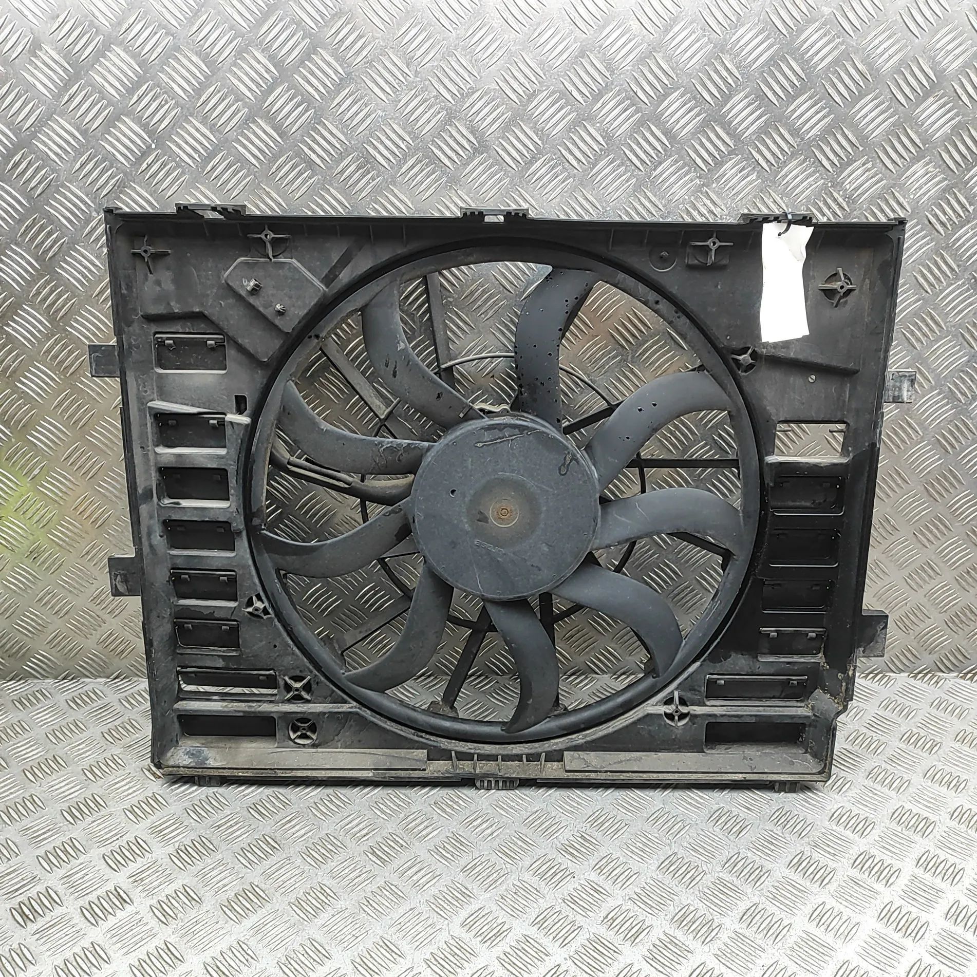 Volkswagen Touareg Engine Cooling Fan Shroud Engine Cooling Fan Shroud — VW TOUAREG (7P5) (2...