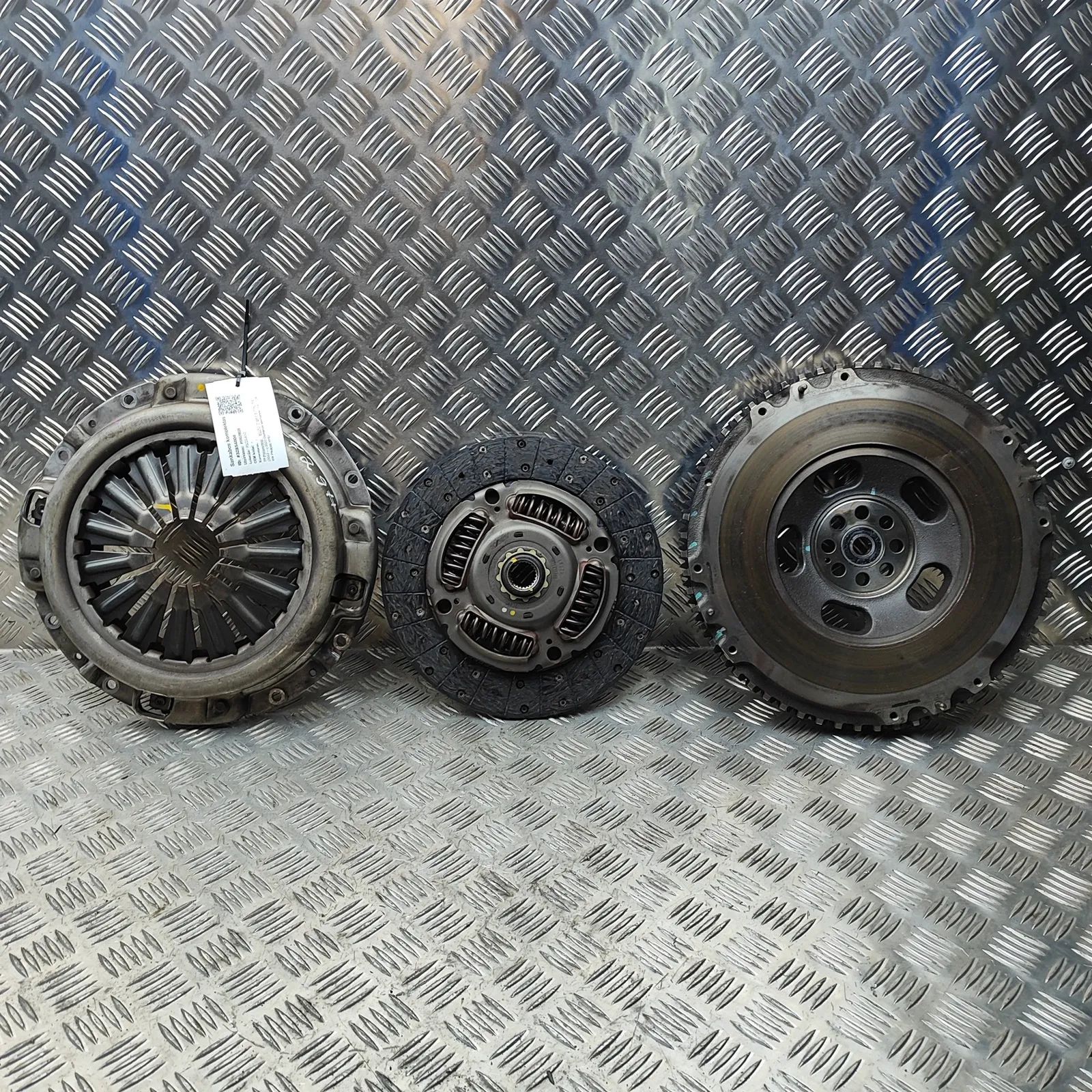 Isuzu  D-Max kytkinsarja Clutch kit — ISUZU D-MAX (II TFR, TFS) (2012-.....