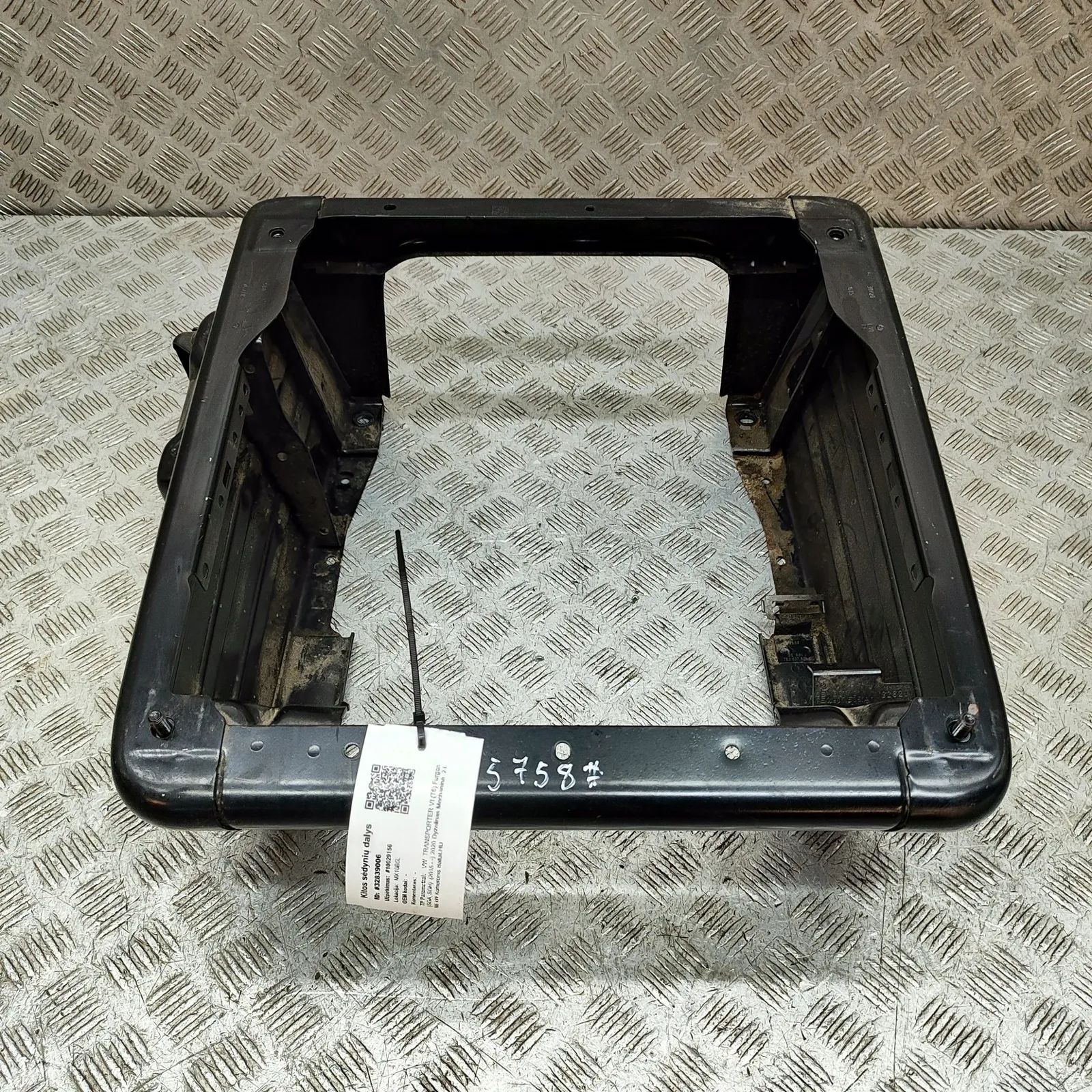 Volkswagen Transporter (T6, Caravelle, Multivan) Other Seat Parts Other Seat Parts — VW TRANSPORTER (VI T6 Van SG...