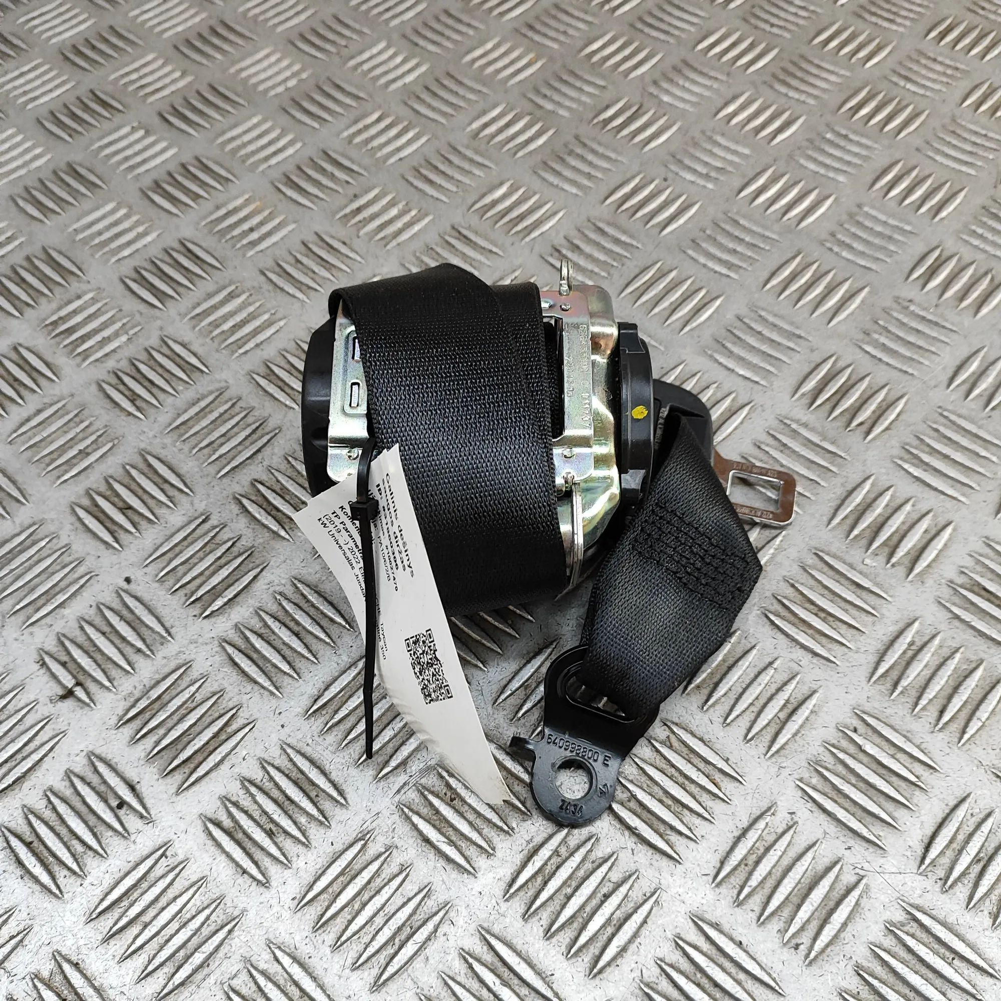 Porsche Taycan Rear Right Seatbelt Rear Right Seatbelt — PORSCHE TAYCAN (2019-...)...