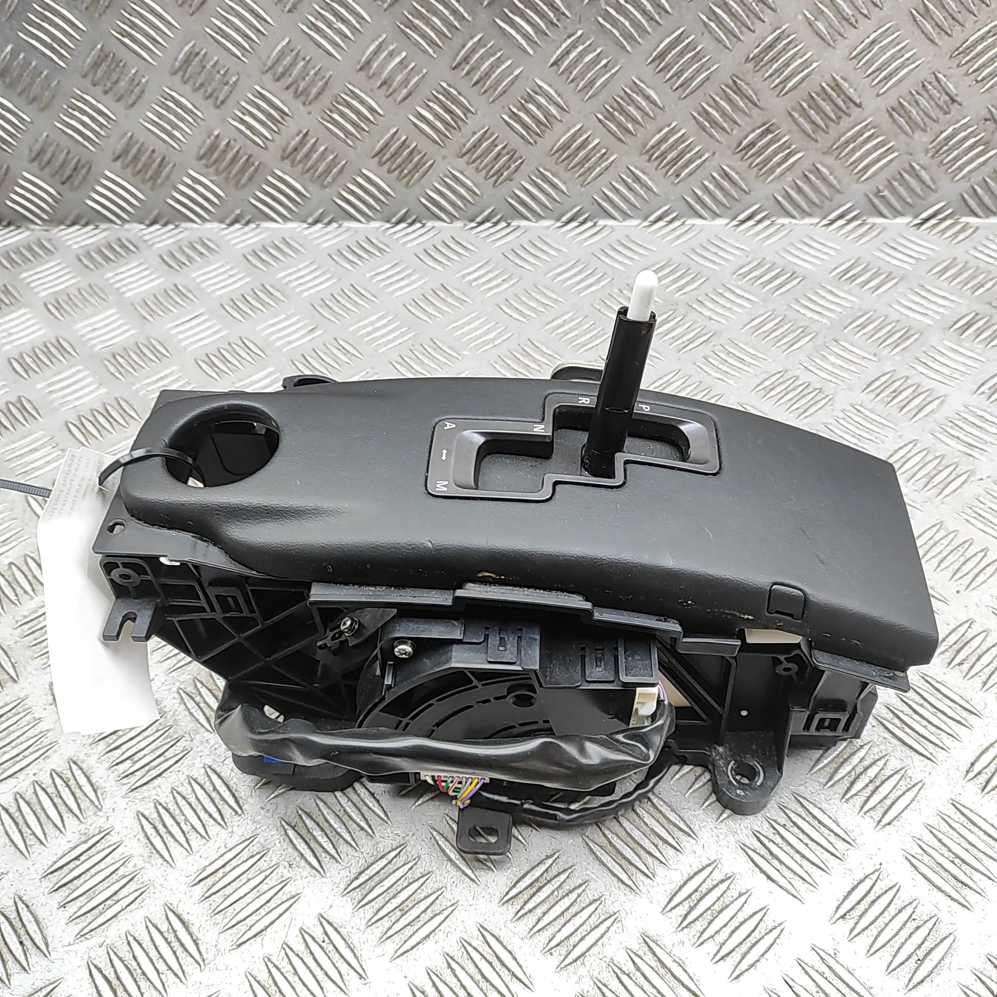 Nissan GT-R Gear Shifting Mechanism Gear Shifting Mechanism — NISSAN GT-R (R35) (20...