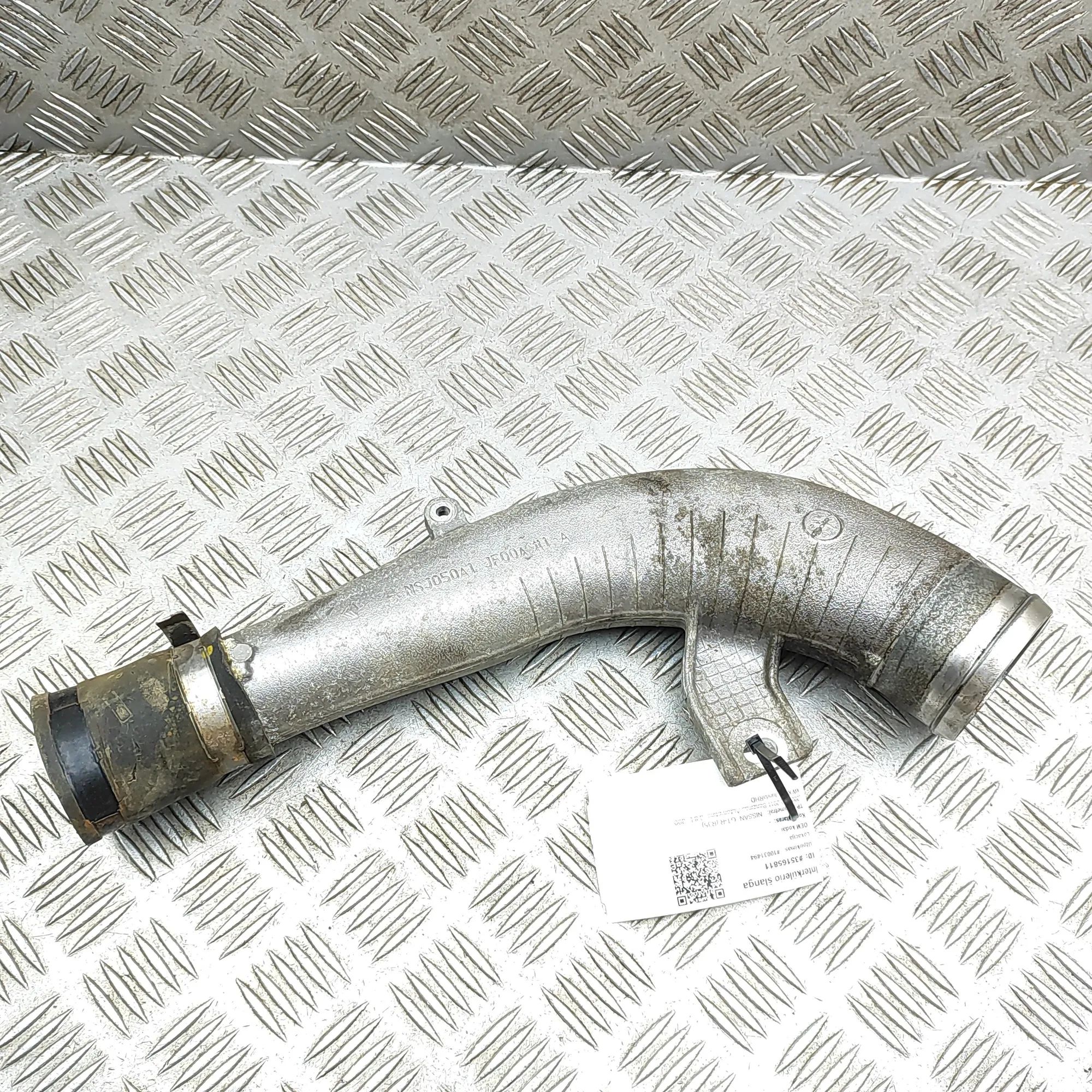 Nissan GT-R Intercooler hose — right Intercooler hose — right — NISSAN GT-R (R35) (2...