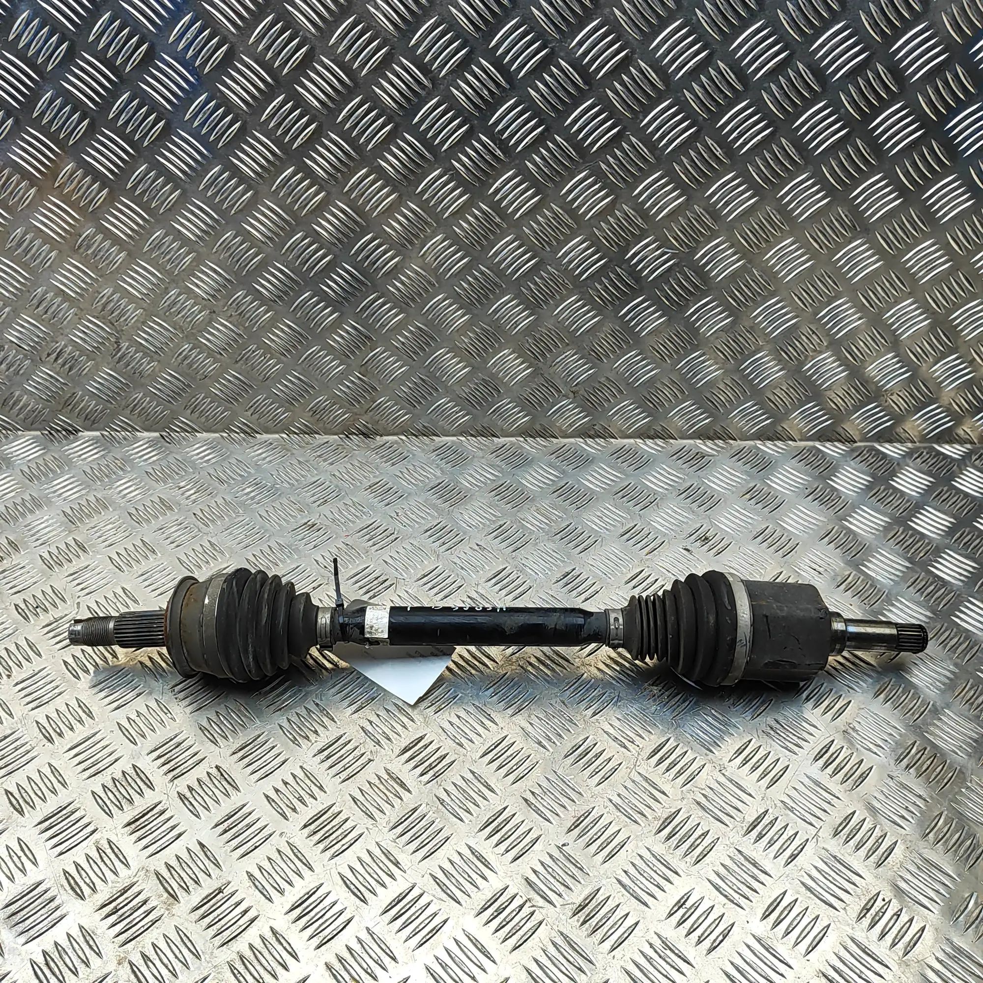 Alfa-Romeo Stelvio Front Right Driveshaft Front Right Driveshaft — ALFA ROMEO STELVIO (94...