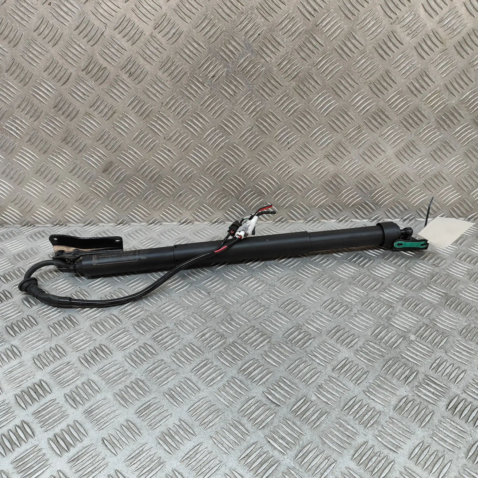 Toyota Yaris Right Side Tailgate Gas Strut Right Side Tailgate Gas Strut — TOYOTA YARIS (C...