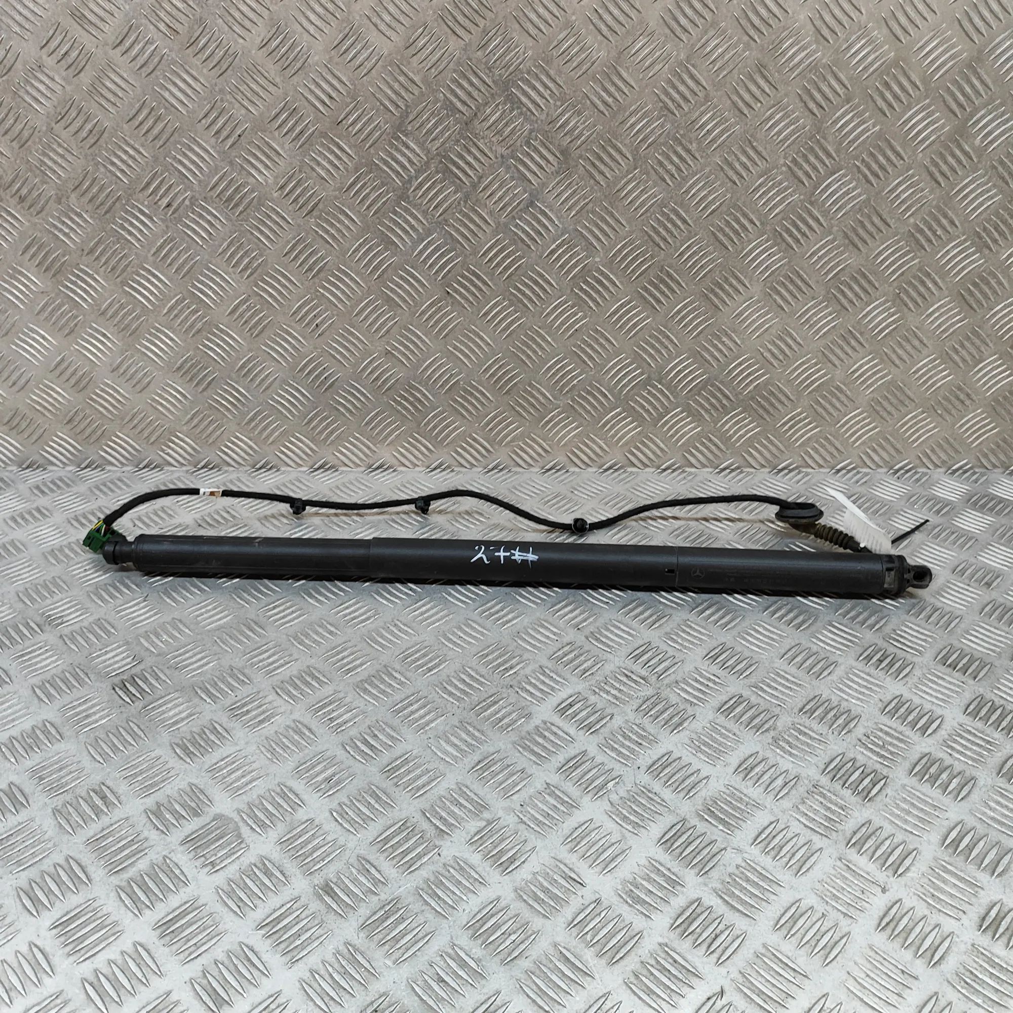 Mercedes-Benz EQS (V297 / X296) Right Side Tailgate Gas Strut Right Side Tailgate Gas Strut — MERCEDES BENZ E...