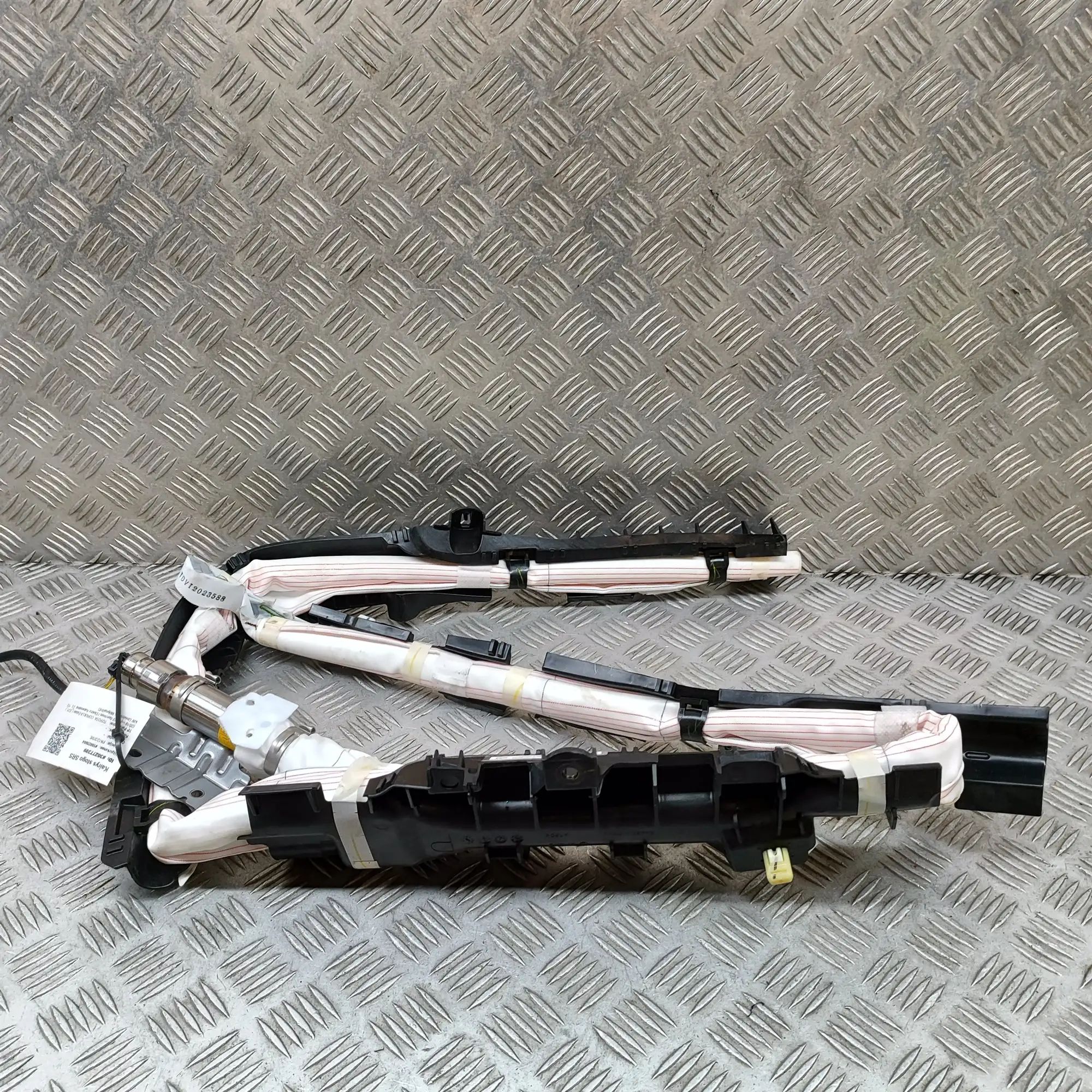 Toyota Corolla Left Side Roof Safety Curtain SRS Left Side Roof Safety Curtain SRS — TOYOTA CORO...