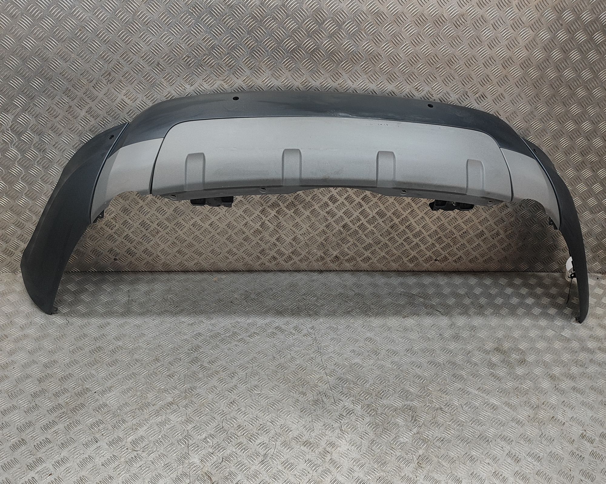 Land Rover Discovery Rear Bumper Lower Diffuser Rear Bumper Lower Diffuser — LAND ROVER DISCOVE...