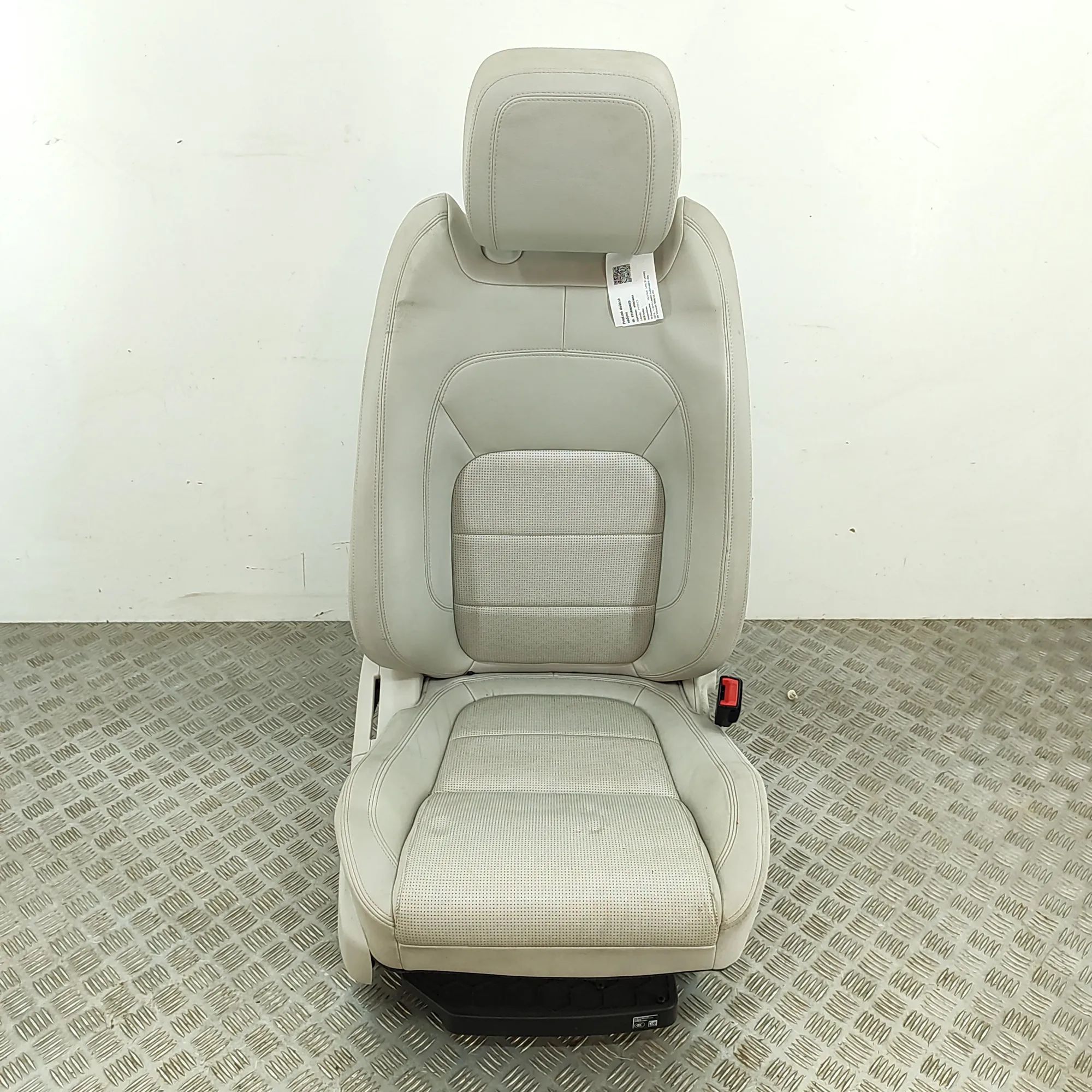 Jaguar I-Pace Front Right Seat Front right seat — JAGUAR I-PACE (X590) (2018-....
