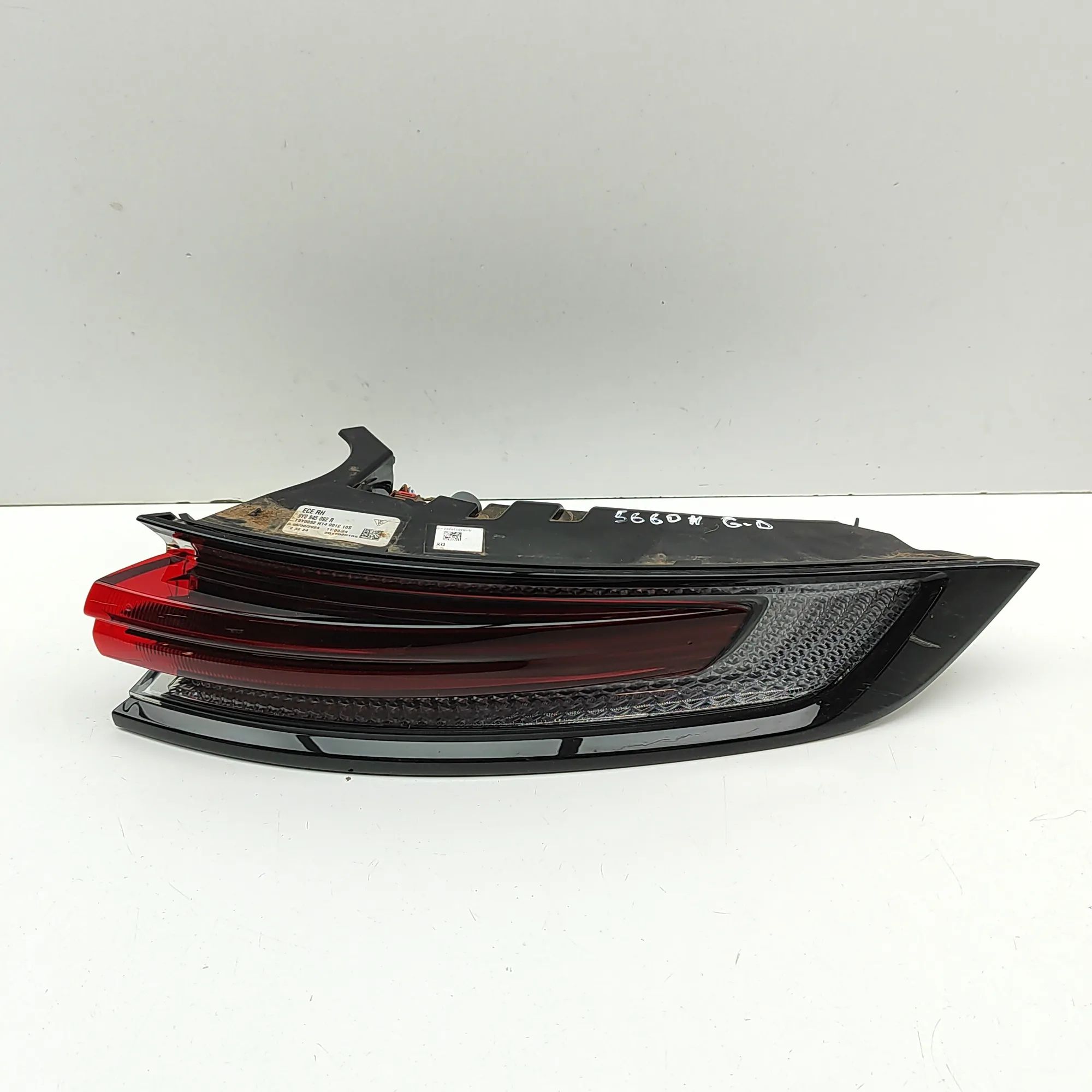 Porsche Cayenne Rear Right Tail Light Rear Right Tail Light — PORSCHE CAYENNE (Coupe ...
