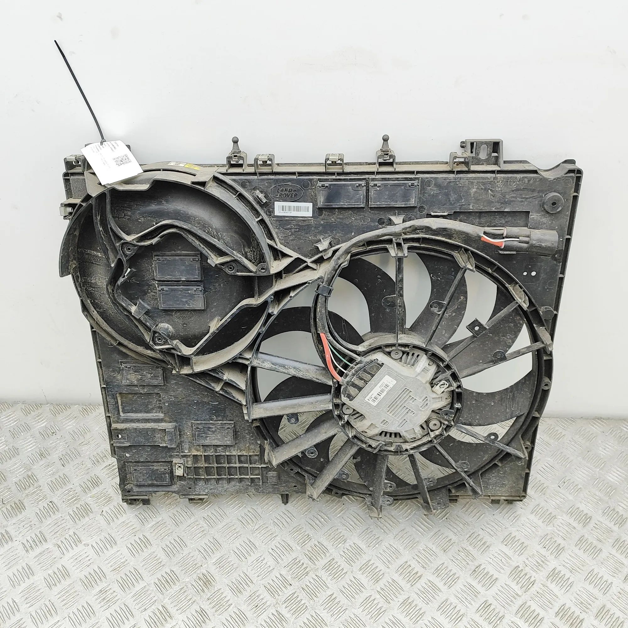 Land Rover Range Rover Sport (L494) Engine Cooling Fan Shroud Engine Cooling Fan Shroud — LAND ROVER RANGE RO...