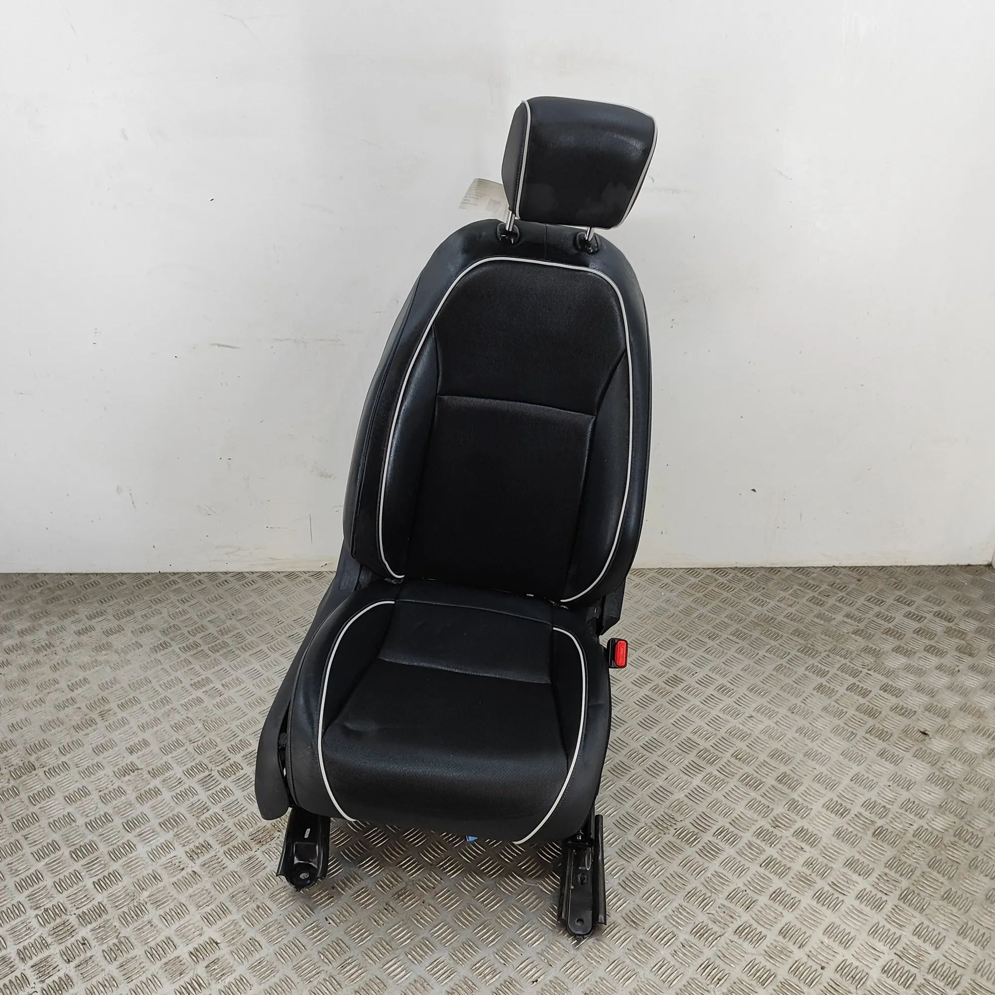 Honda HR-V / e:Ny1 Front Right Seat Front right seat — HONDA E:NY1 (2023-...) — 811...