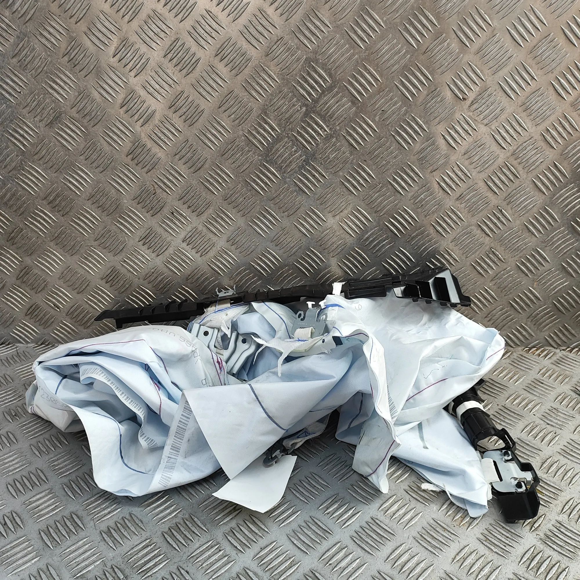 Honda HR-V / e:Ny1 Left Side Roof Safety Curtain SRS