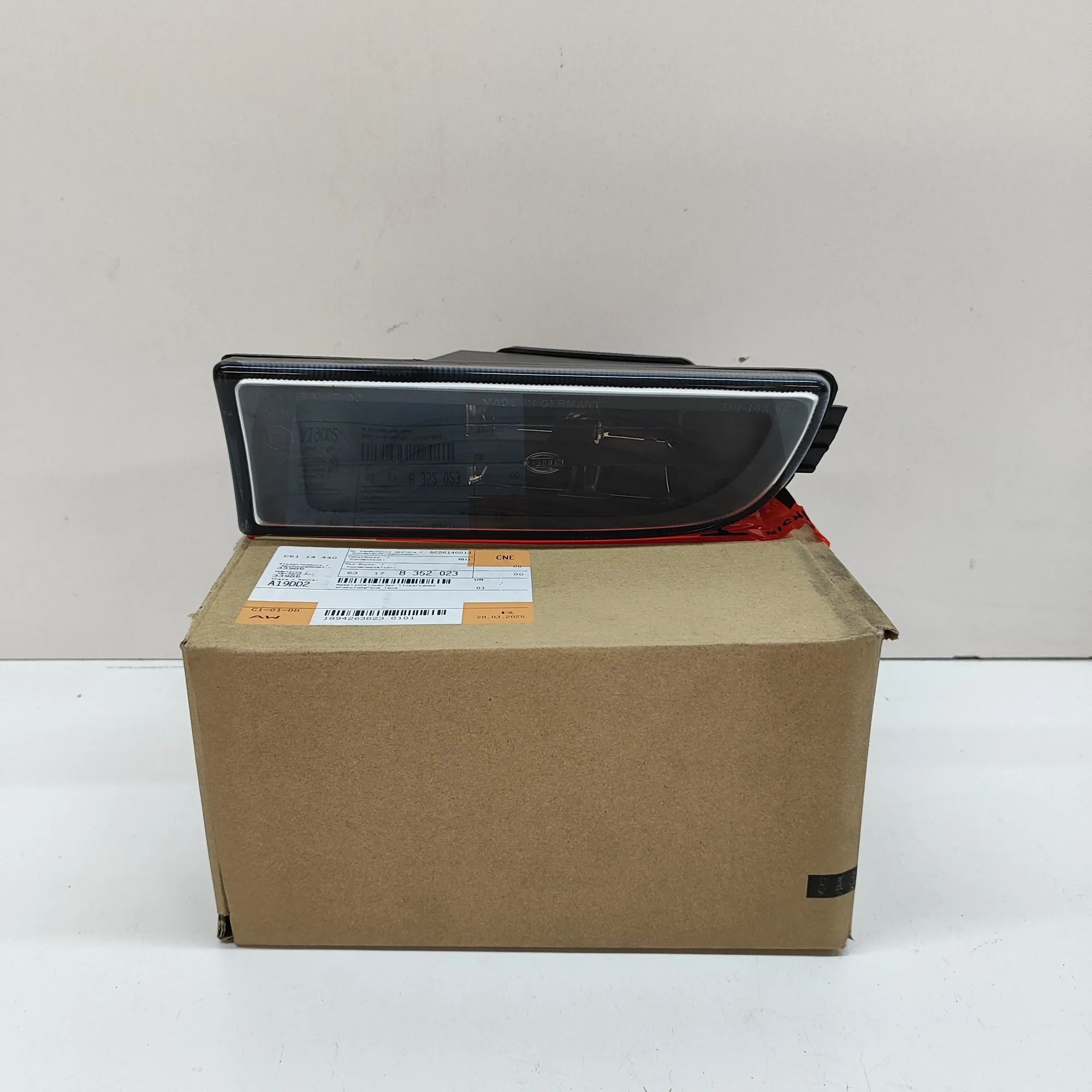 BMW 7 (E32) Front Left Fog Light Front Left Fog Light — BMW 7 (E38) (1994-2001) ...