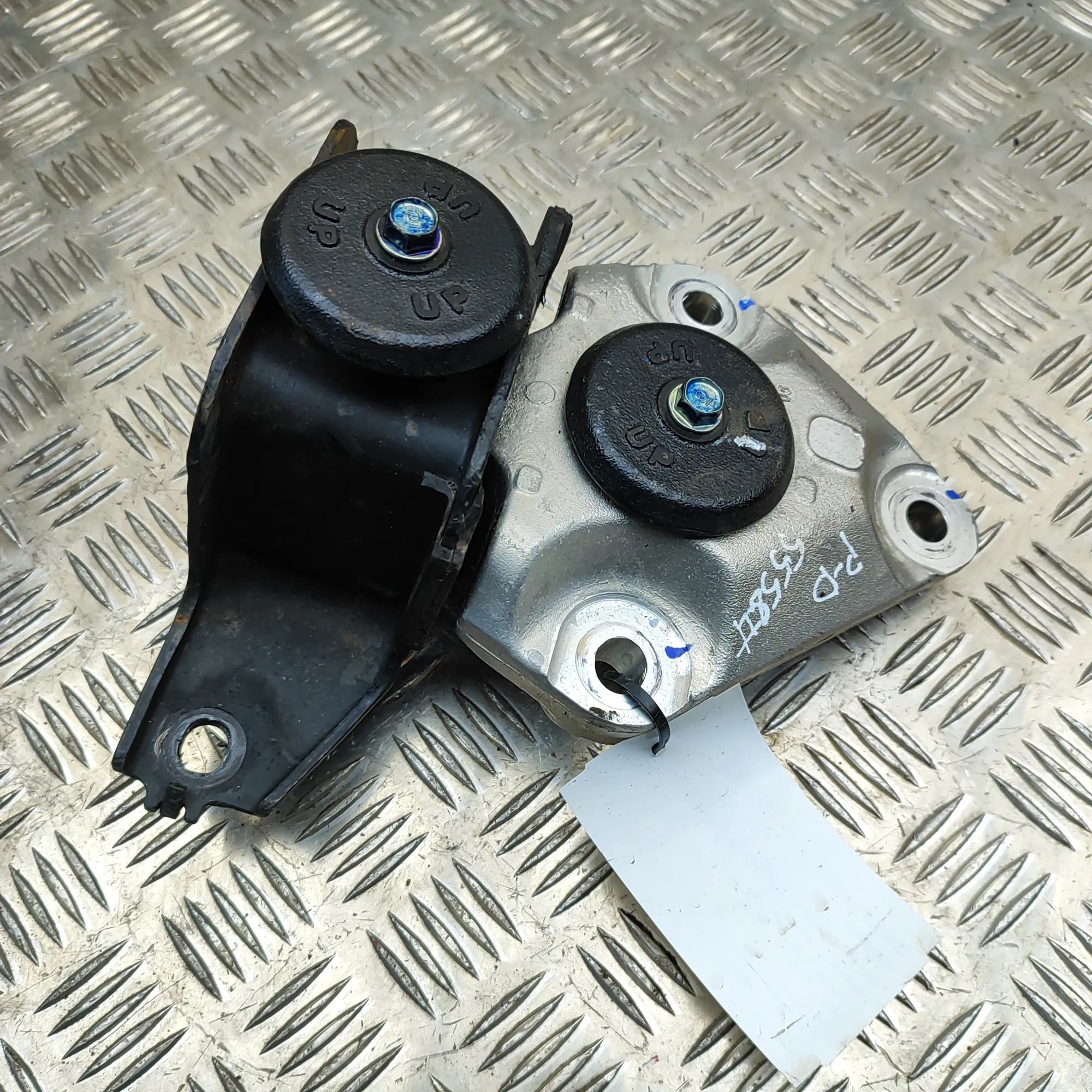 Honda HR-V / e:Ny1 Right Side Engine Mount