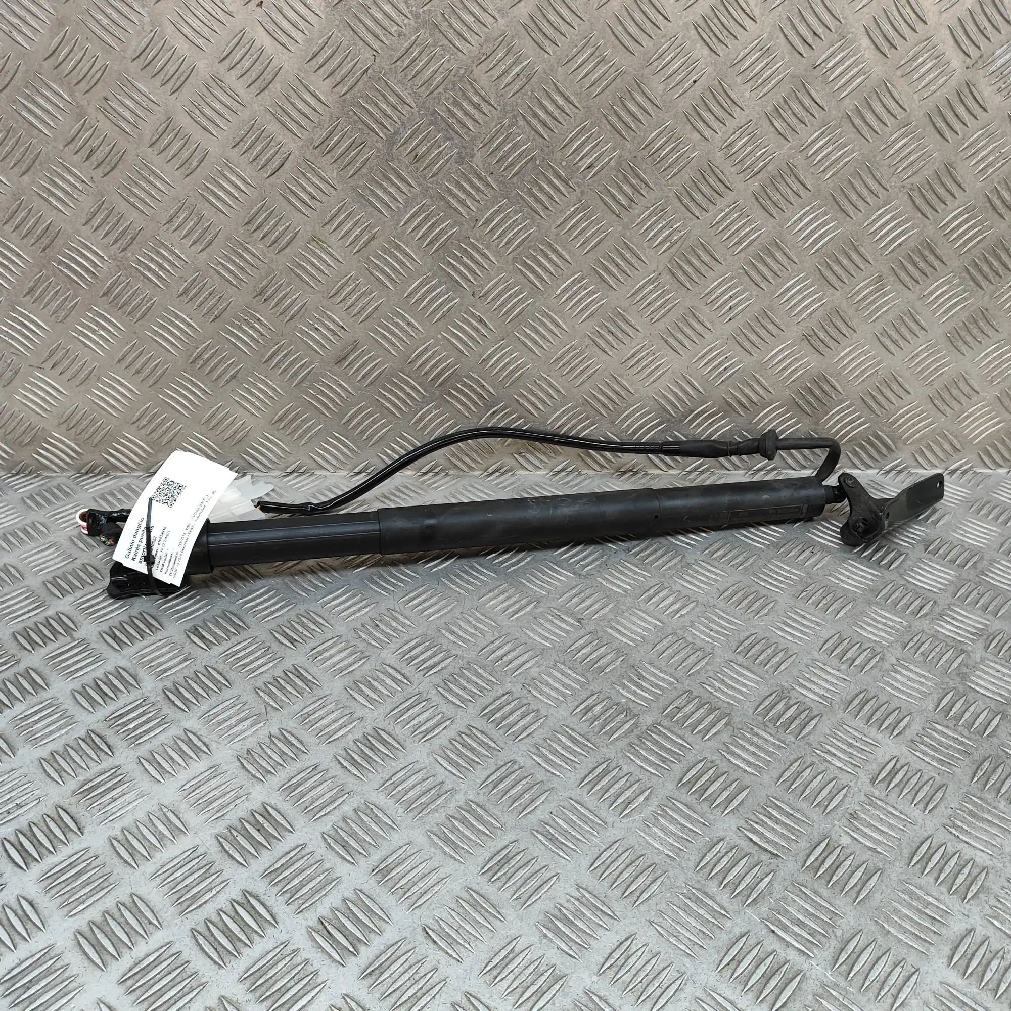 Toyota Yaris Left Side Tailgate Gas Strut Left Side Tailgate Gas Strut — TOYOTA YARIS (CR...