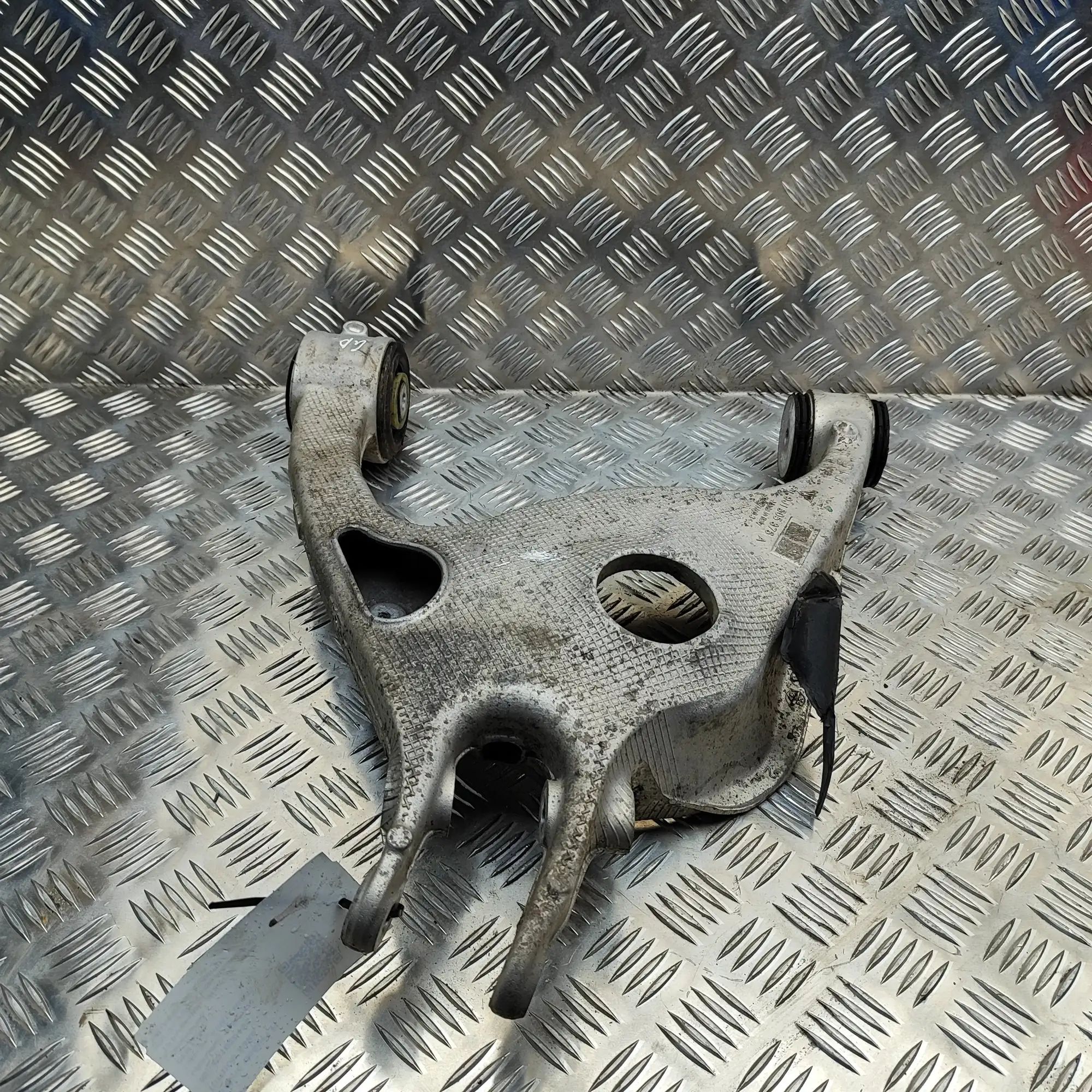 Porsche Taycan Rear Right Lower Control Arm Rear Right Lower Control Arm — PORSCHE TAYCAN (...