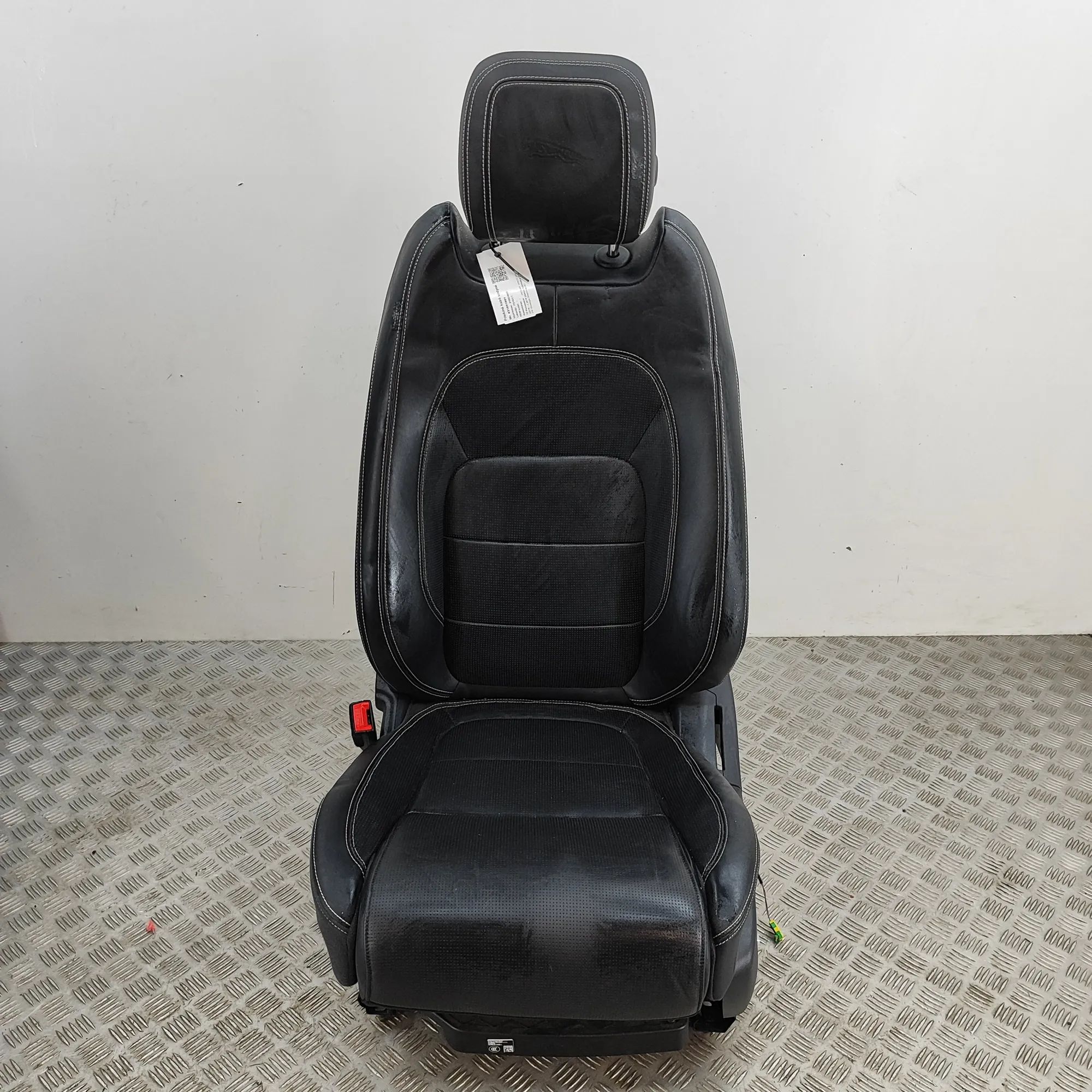 Jaguar I-Pace Front Left Seat Front left seat — JAGUAR I-PACE (X590) (2018-.....