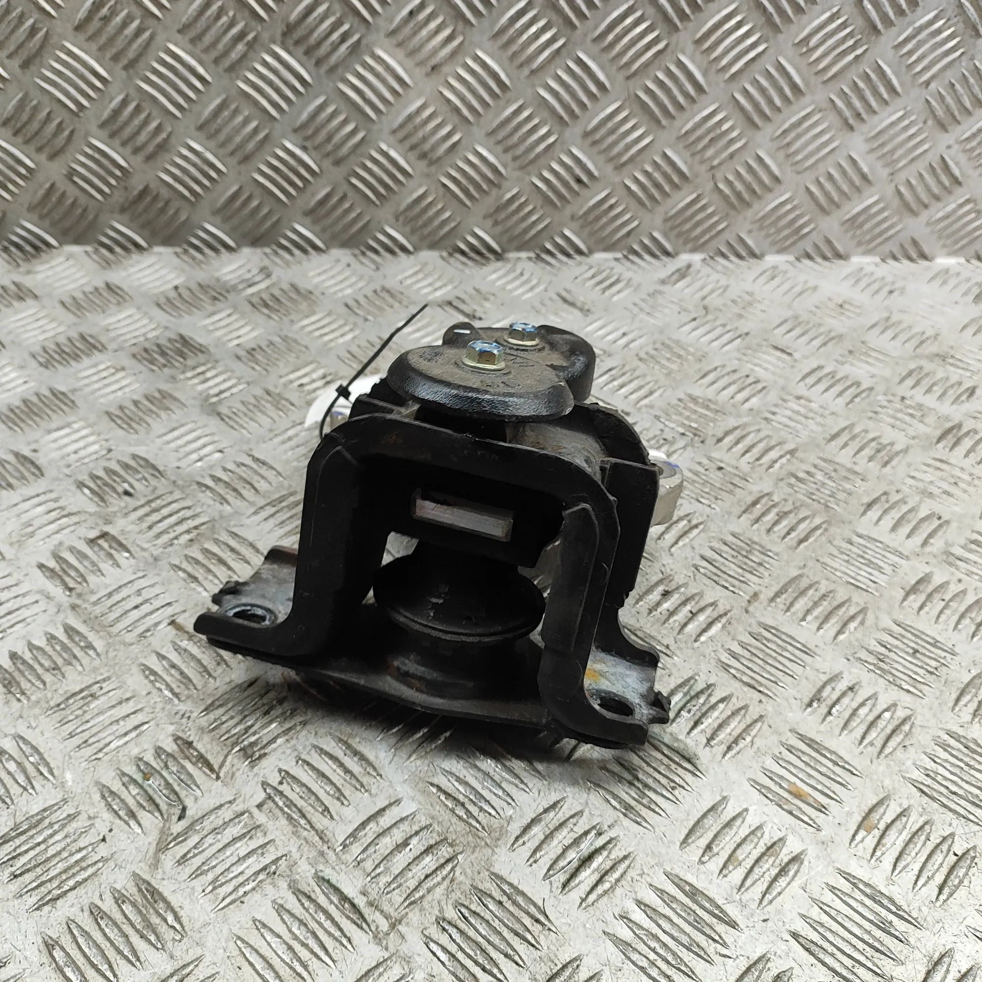 Honda HR-V / e:Ny1 Left Side Engine Mount