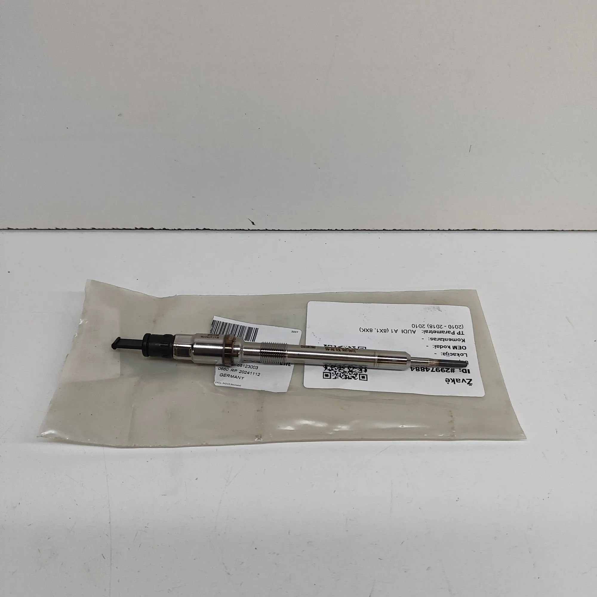 Audi A1 (8X) Spark plug Spark plug — AUDI A1 (8X1, 8XK) (2010-2018) — 0...