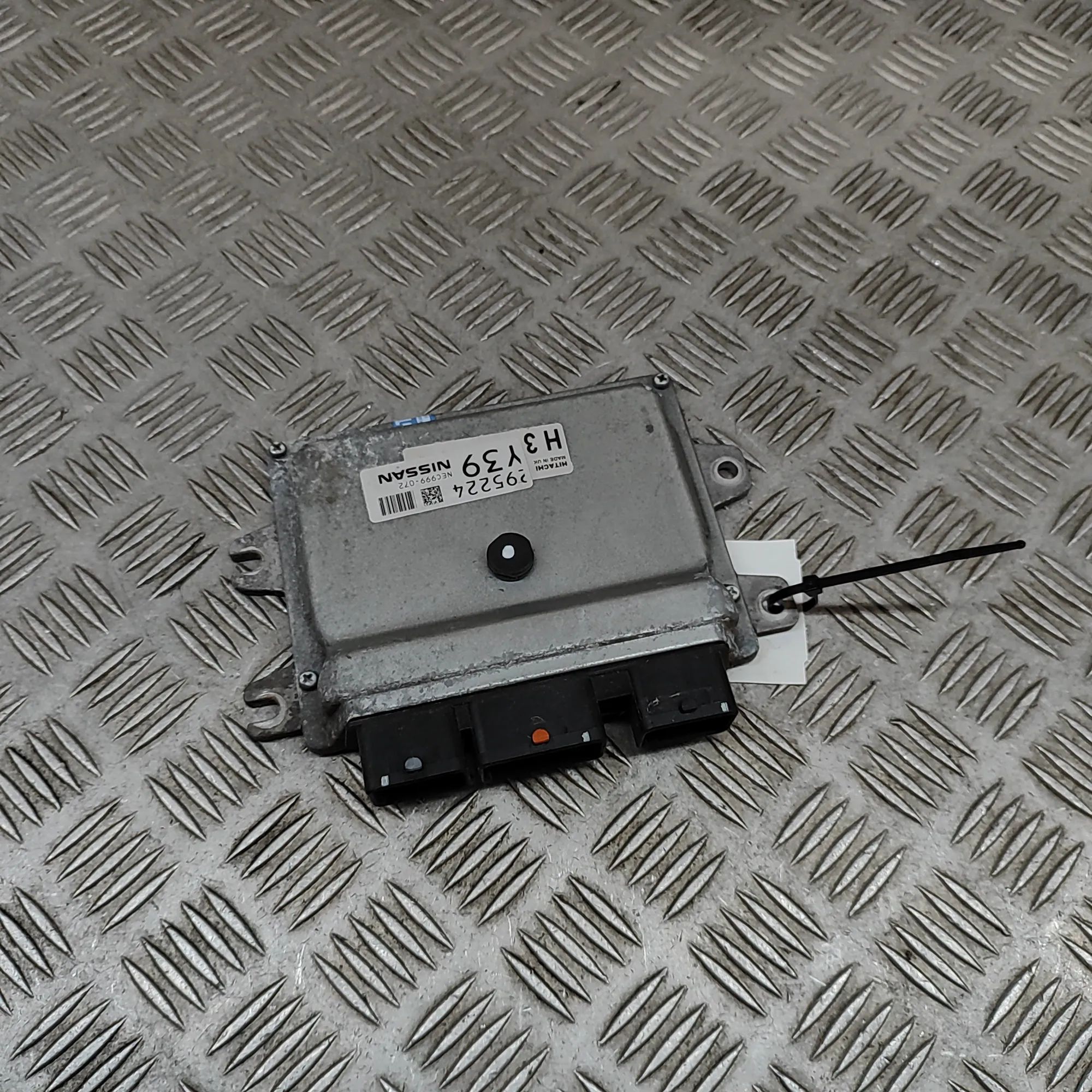Nissan Juke Engine Control Unit Engine Control Unit — NISSAN JUKE (F15) (2010-....