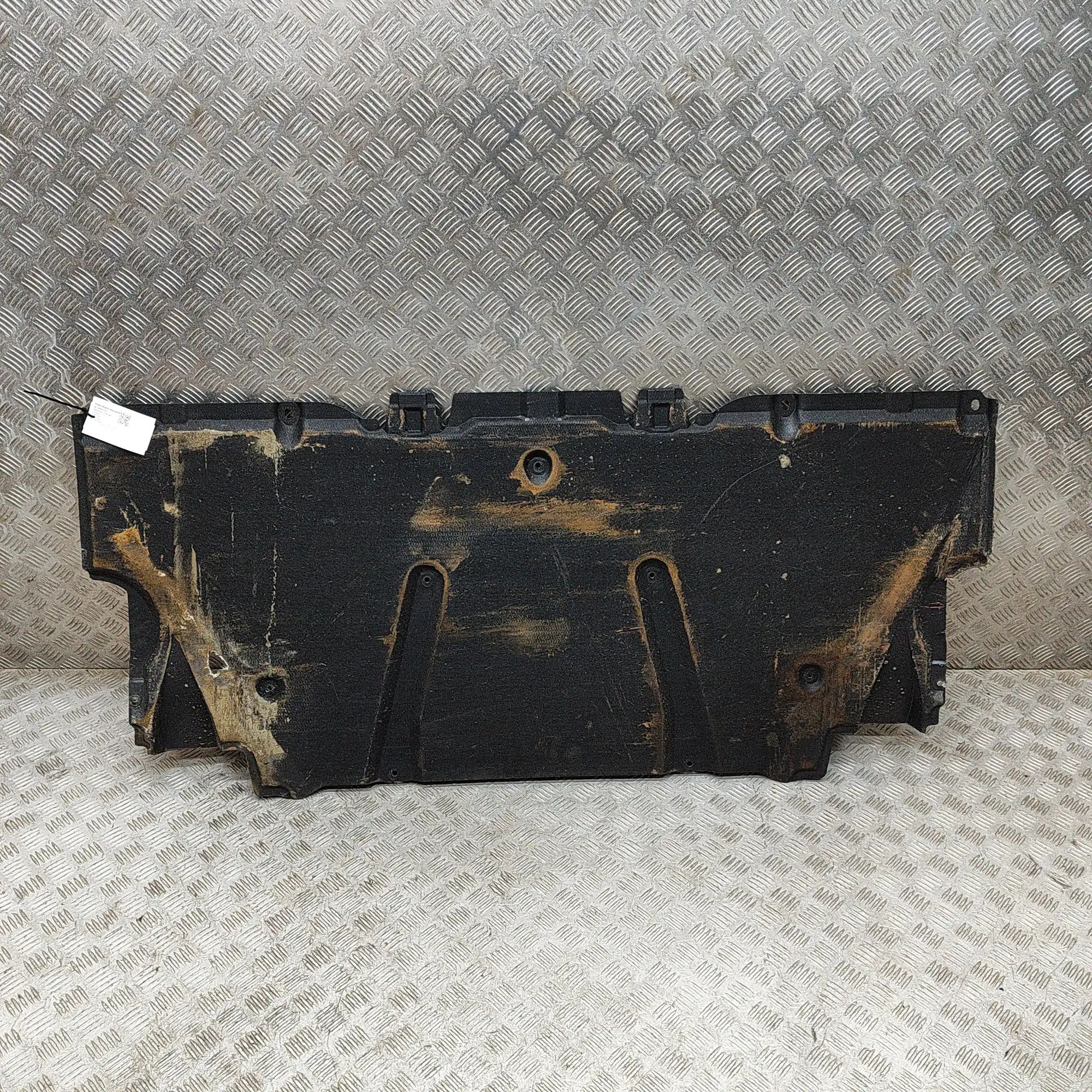 Porsche 911 (992) Rear Middle Underbody Cover Rear Middle Underbody Cover — PORSCHE 911 (992)...