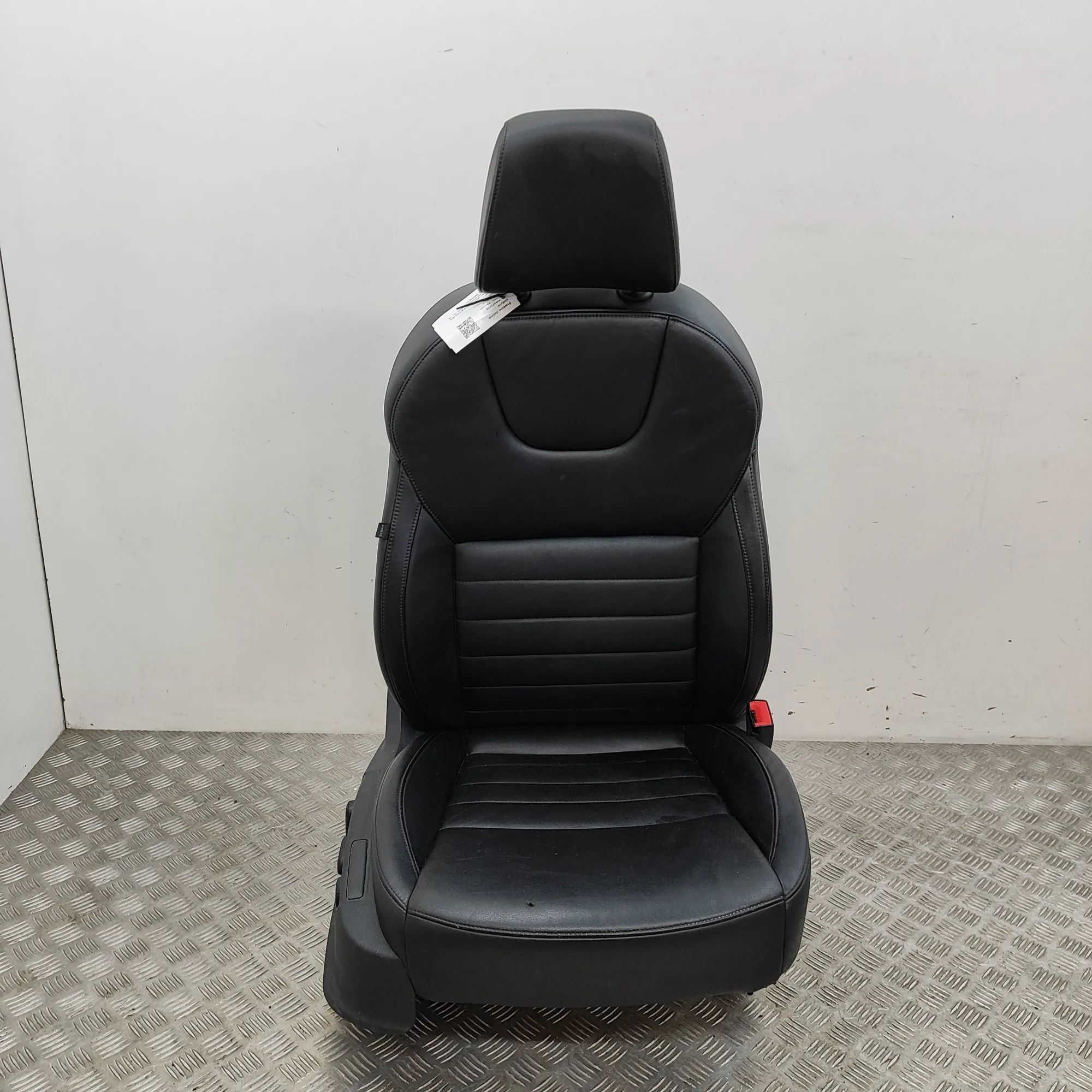 Skoda Octavia Front Right Seat Front right seat — SKODA OCTAVIA (III Combi 5E5...