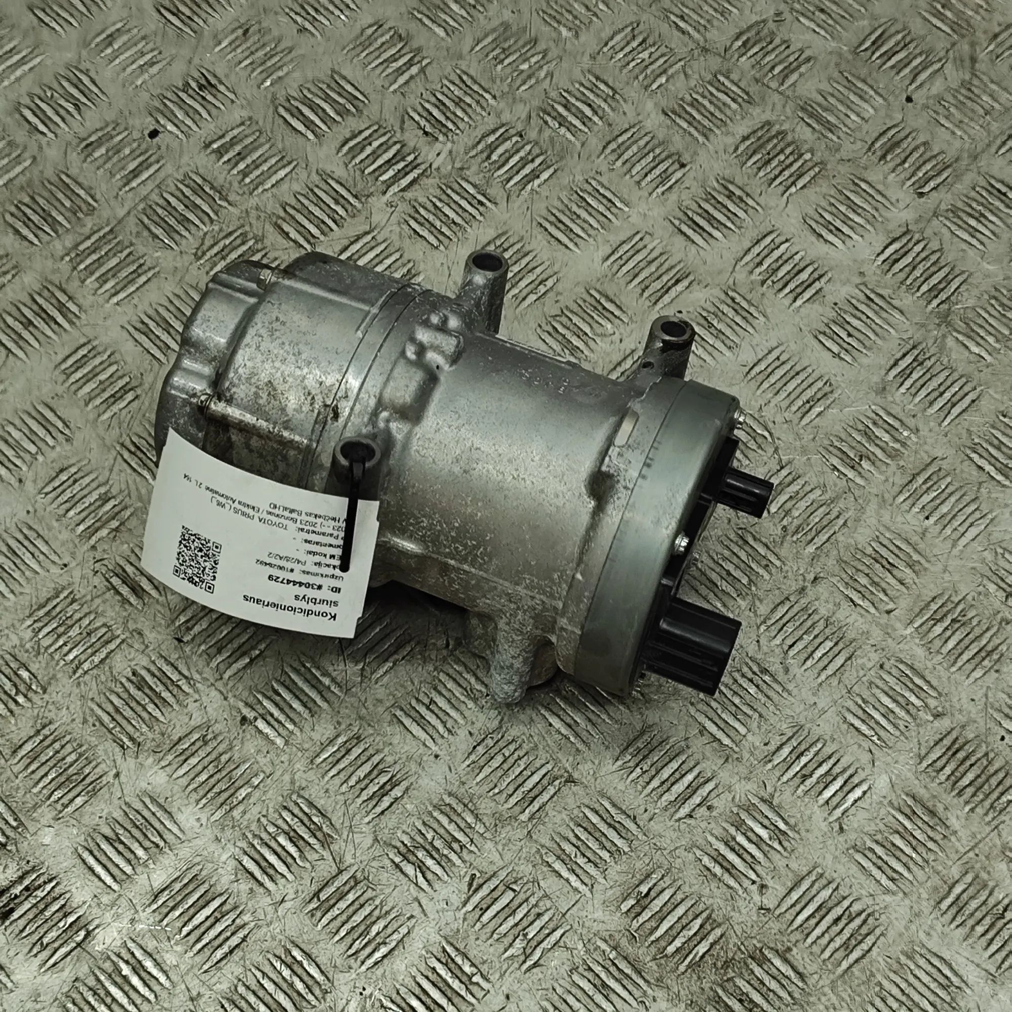 Toyota Prius Air-conditioning compressor Air-conditioning compressor — TOYOTA PRIUS (_W6...
