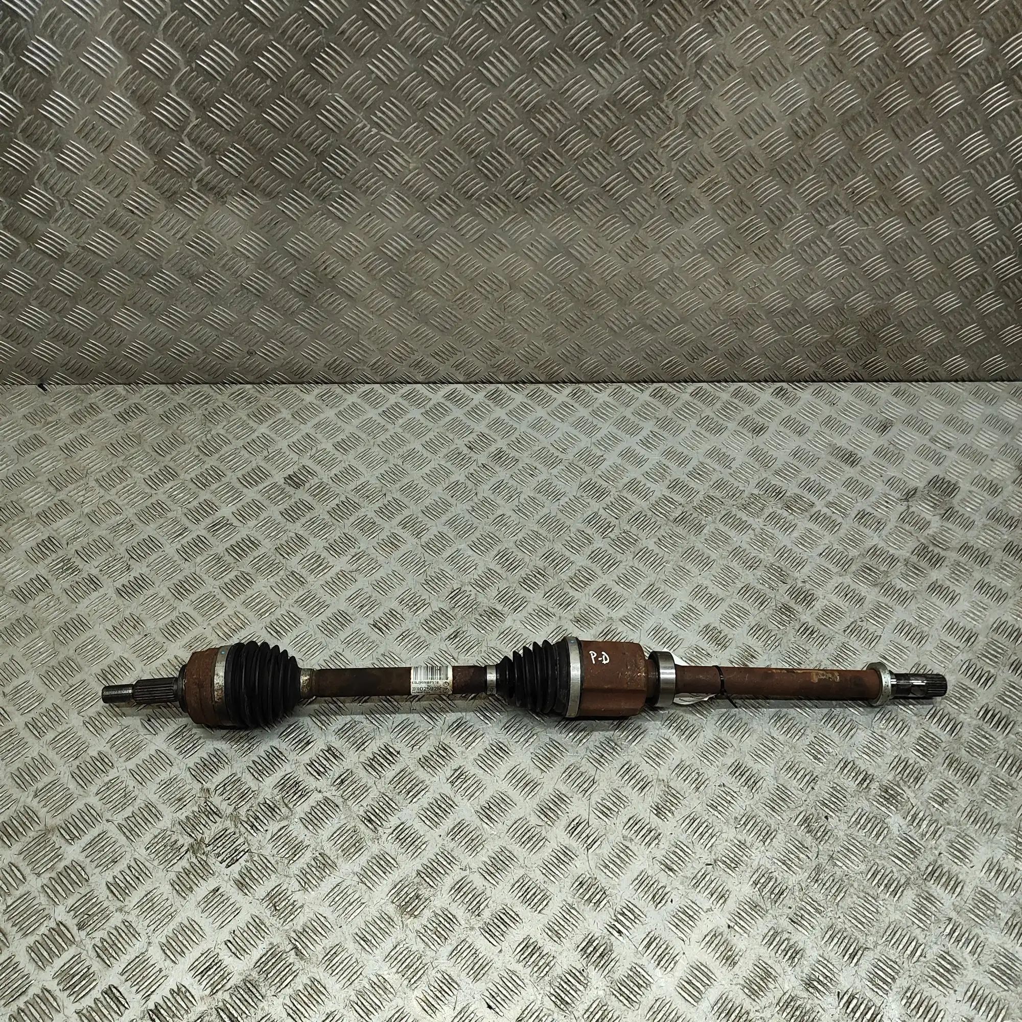 Nissan Juke Front Right Driveshaft Front Right Driveshaft — NISSAN JUKE (F16) (201...