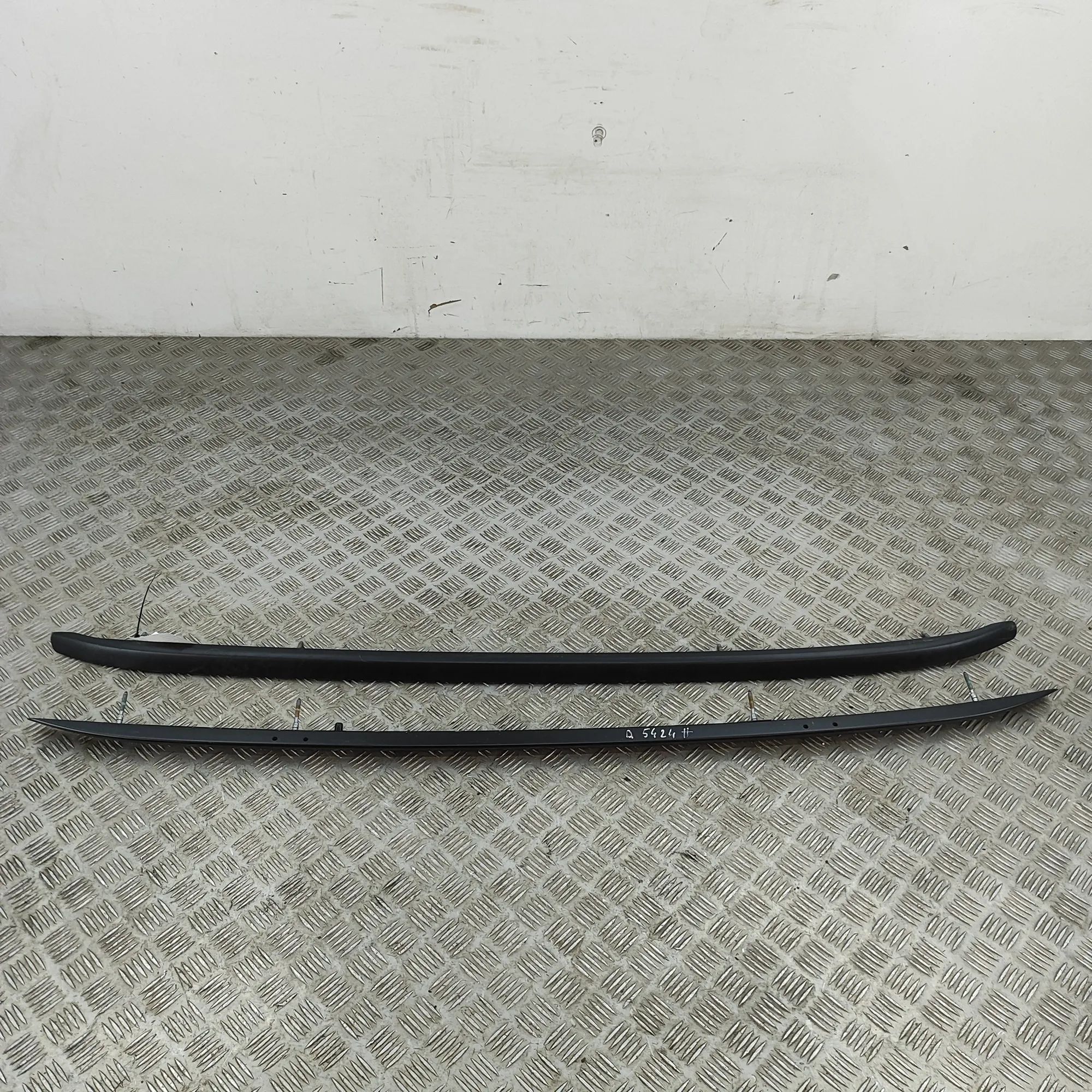 Audi Q3 (F3) Roof Rails Kit Roof Rails Kit — AUDI Q3 (F3) (2018-...) — 83A8...