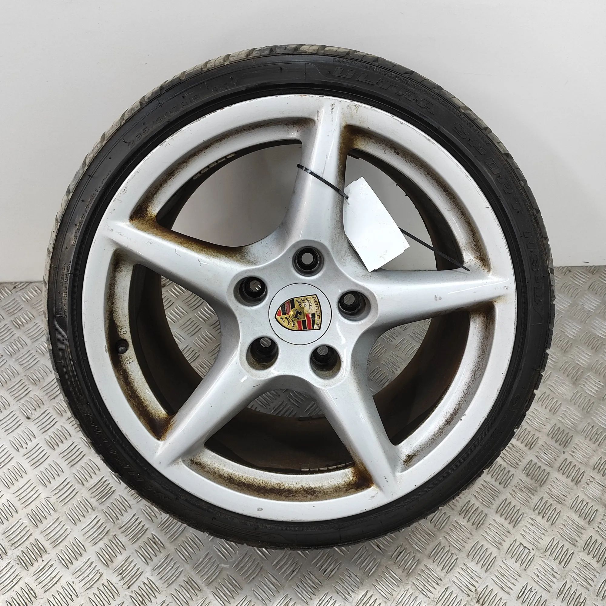 Porsche 911 (996) Alloy Wheel Alloy wheel — PORSCHE 911 (996) (1997-2005) — 9...