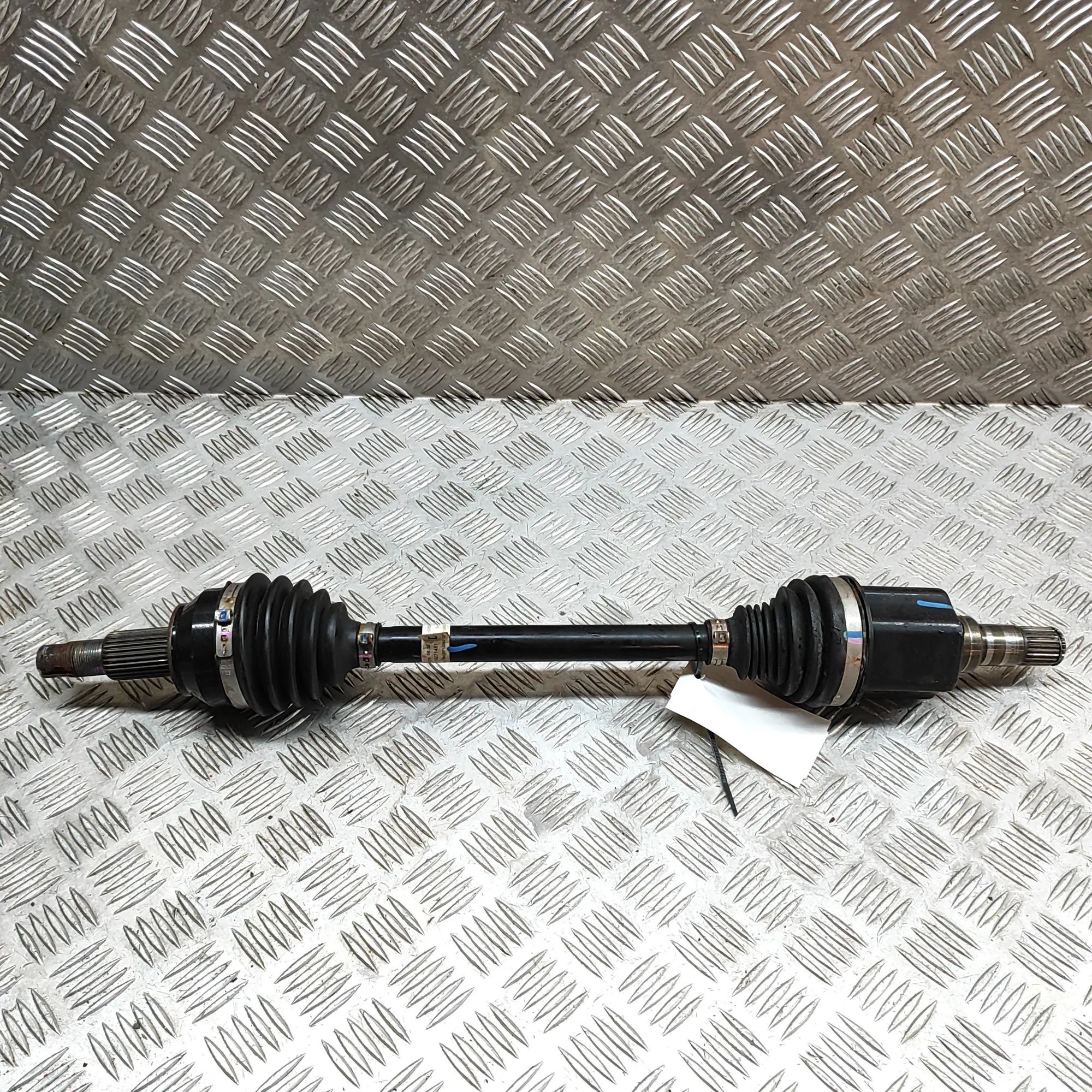 Maserati Ghibli Front Right Driveshaft Front Right Driveshaft — MASERATI GHIBLI (M157)...