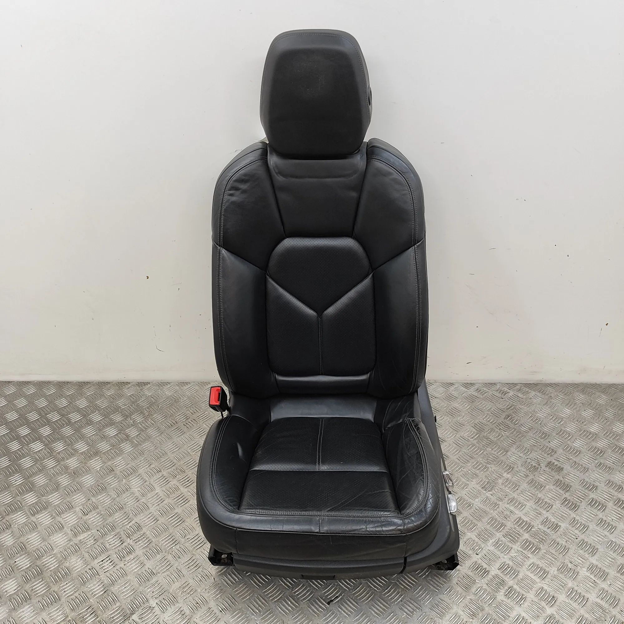 Porsche Cayenne Front Left Seat Front left seat — PORSCHE CAYENNE (92A) (2010-....
