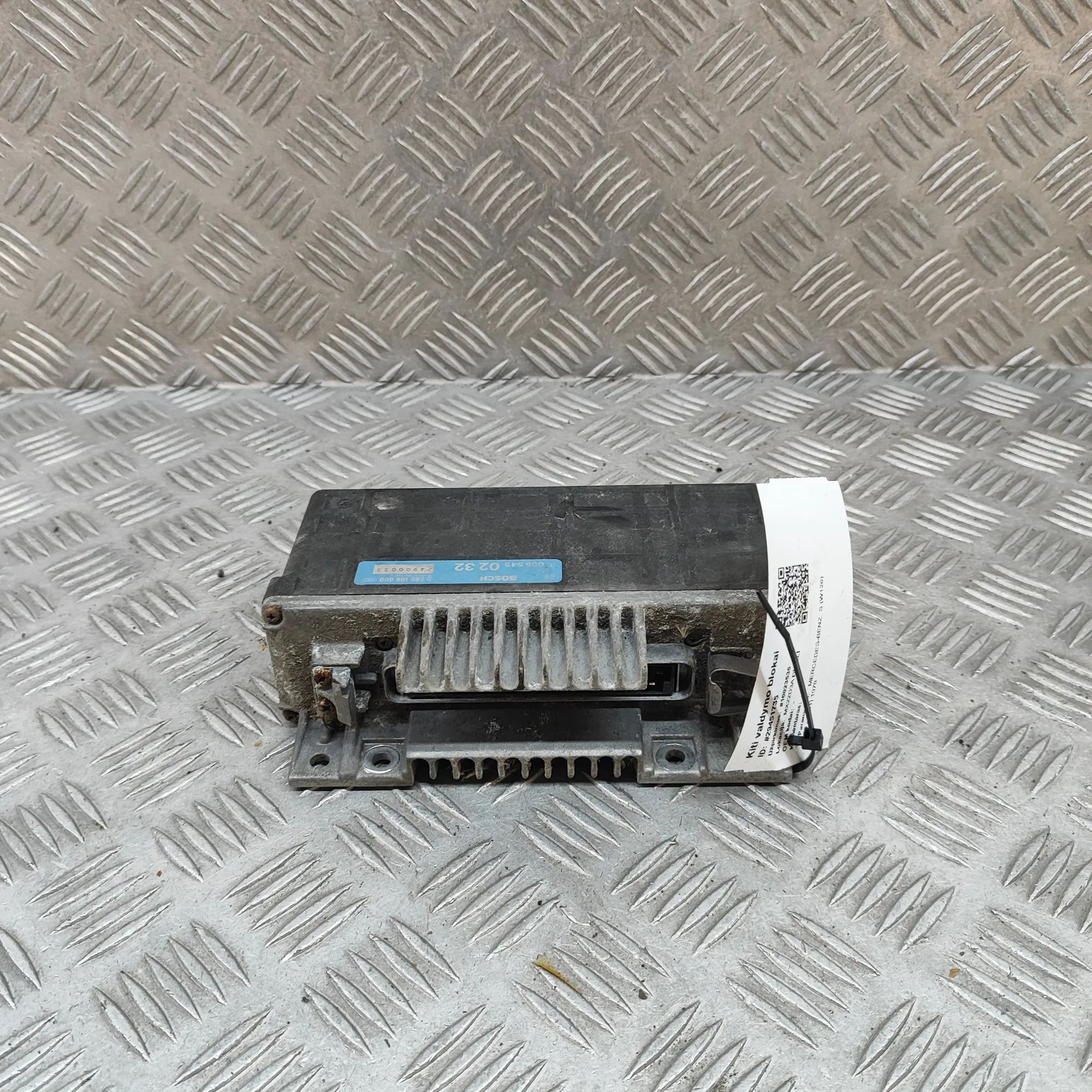 Mercedes-Benz 200 - 300 (W123) ABS Control unit ABS control unit — MERCEDES BENZ S-CLASS (W126)...