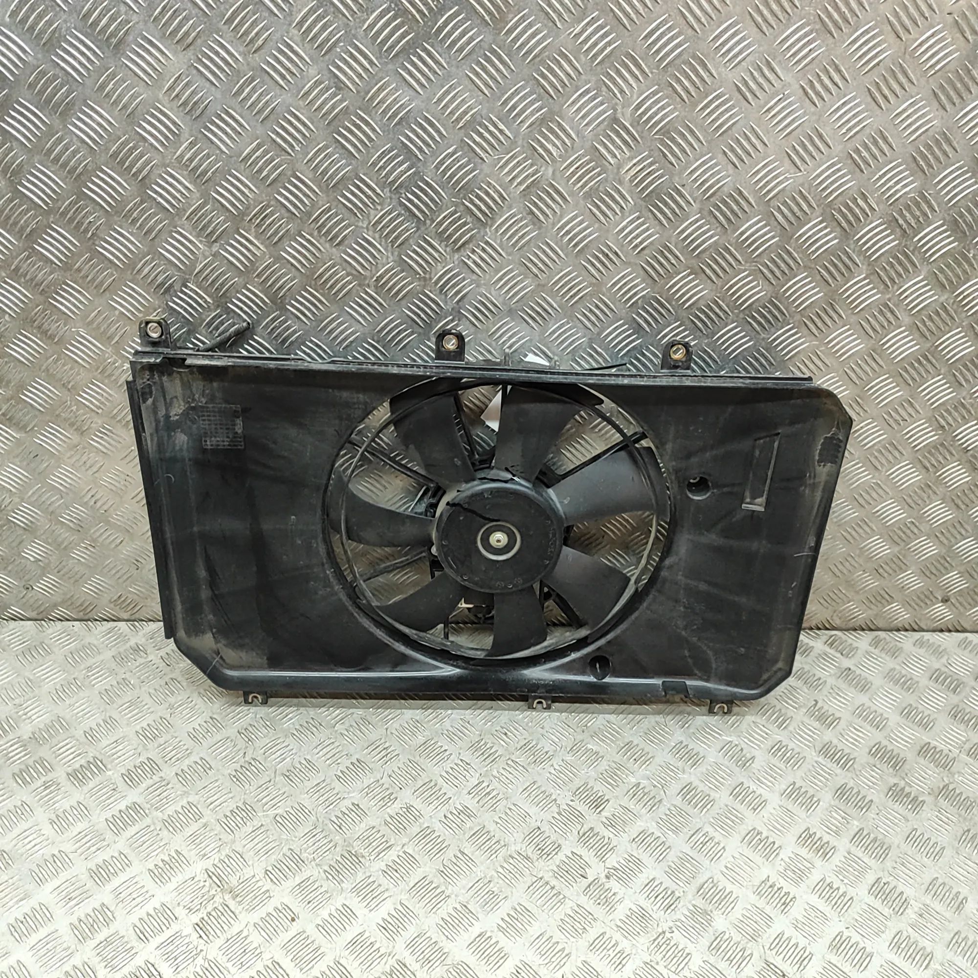 Honda CR-V Engine Cooling Fan Shroud Engine Cooling Fan Shroud — HONDA CR-V (V RW) (...